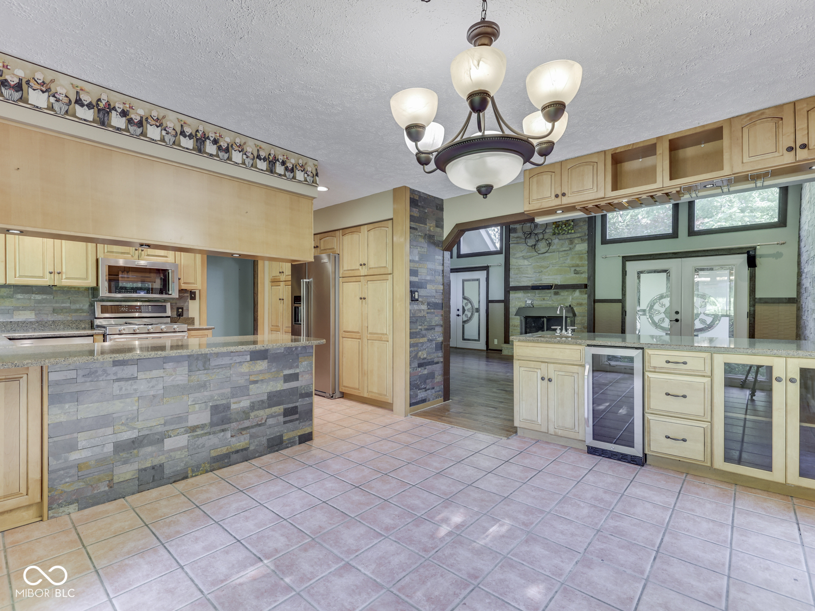6796 Travis Place