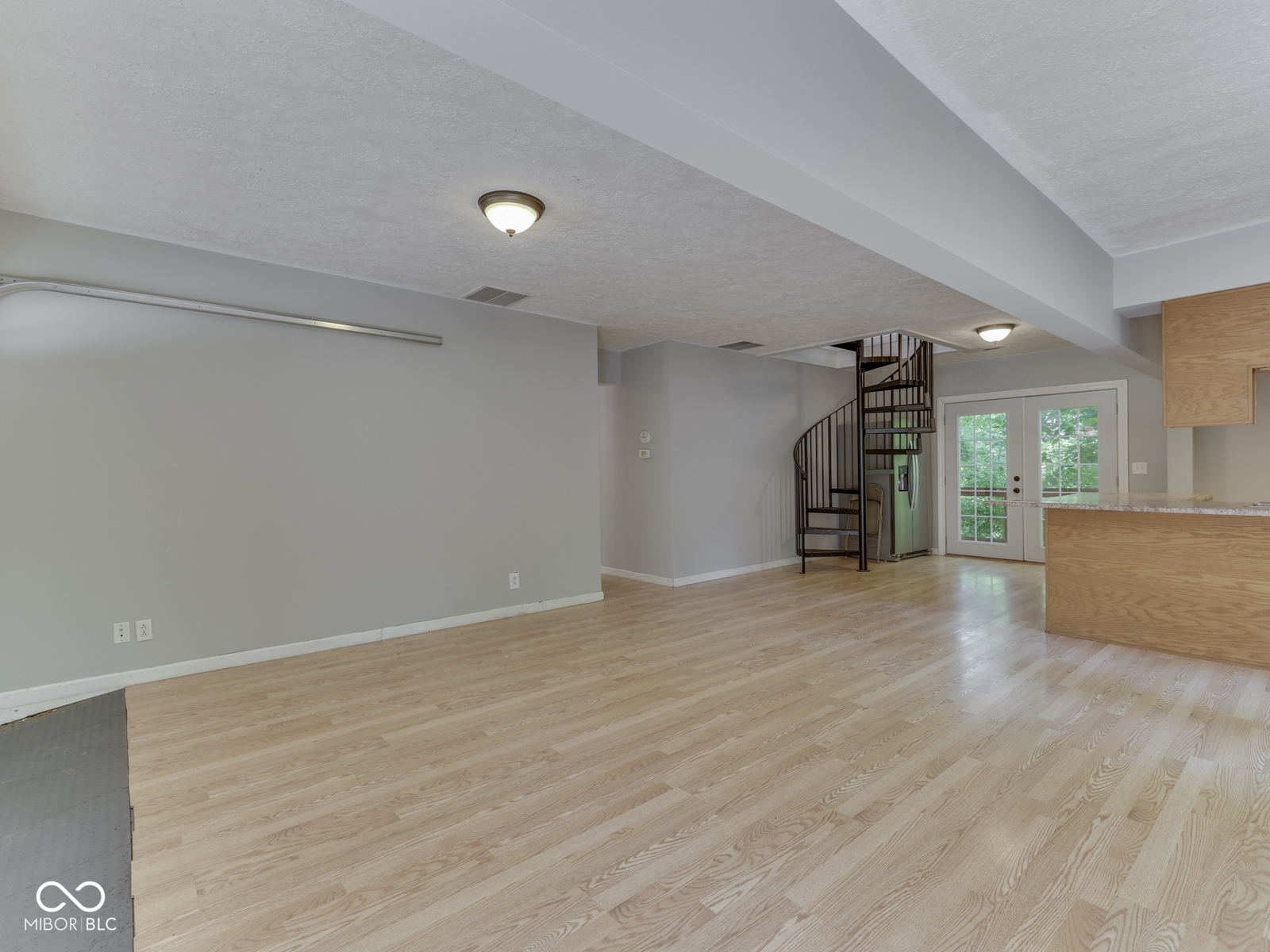 6796 Travis Place
