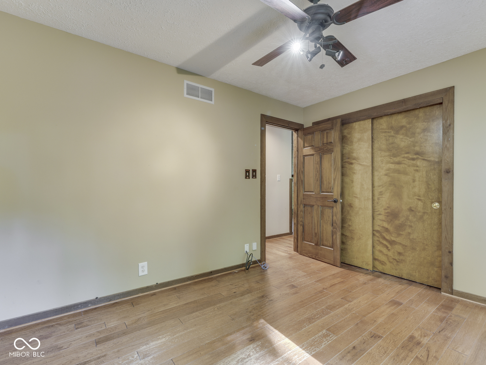 6796 Travis Place