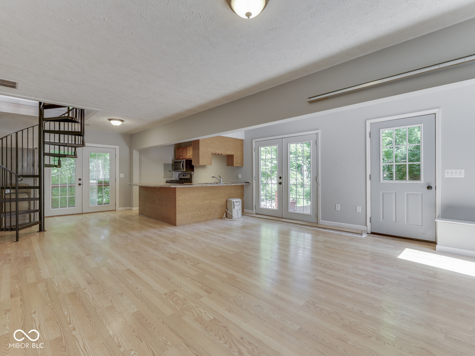6796 Travis Place