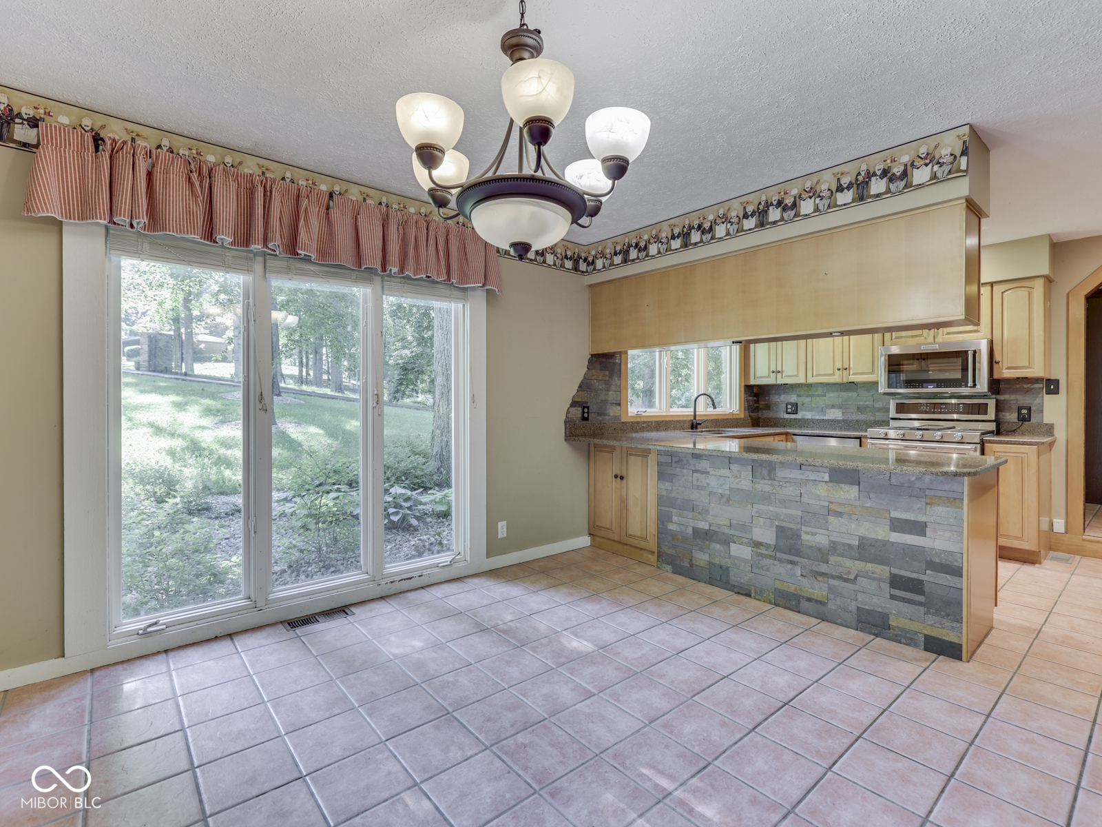 6796 Travis Place