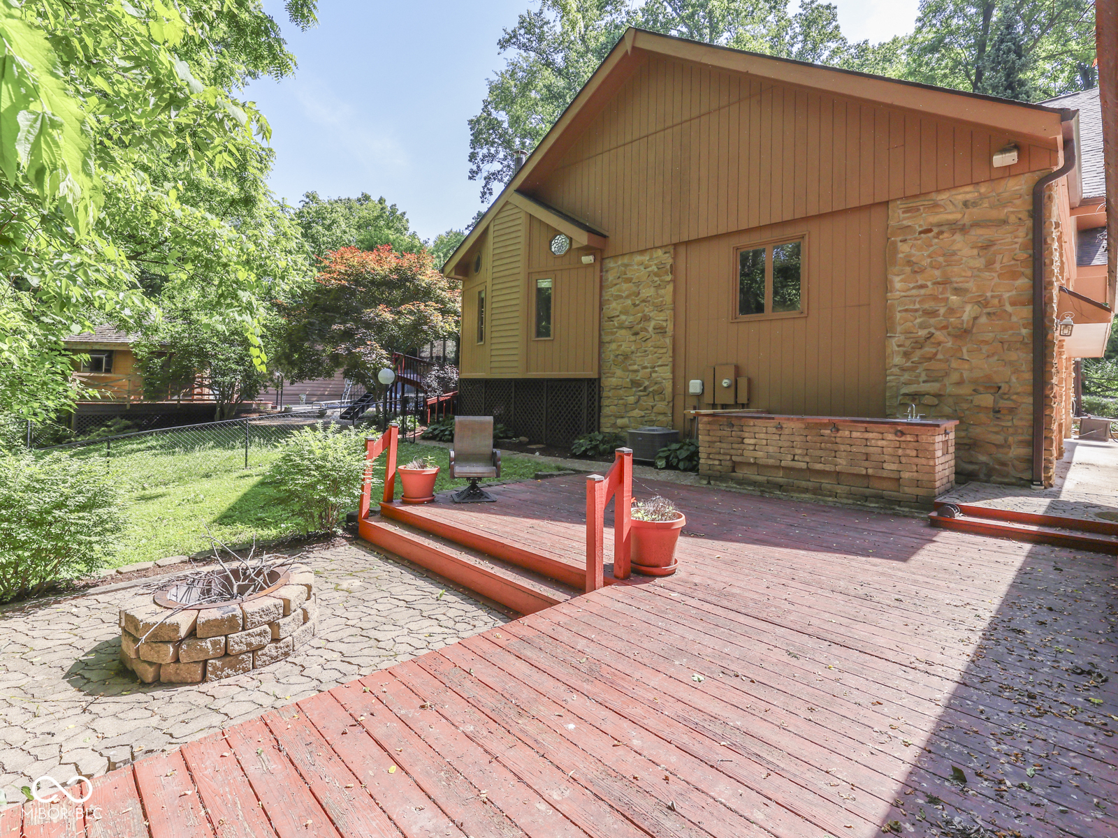 6796 Travis Place