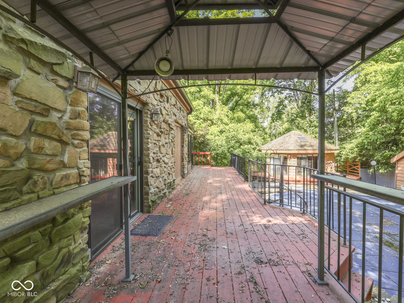 6796 Travis Place
