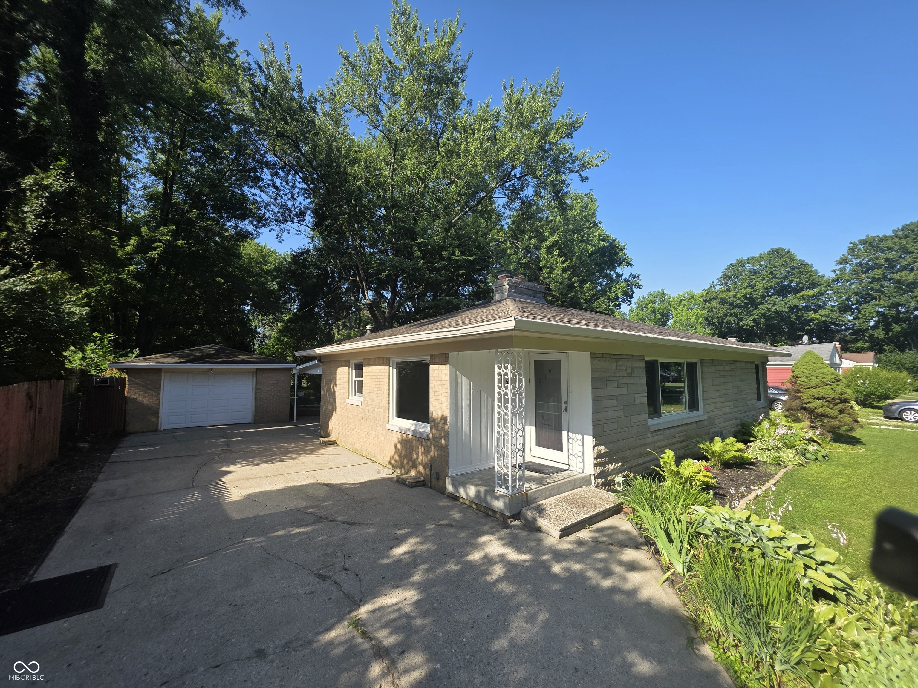 915 Southwood Drive