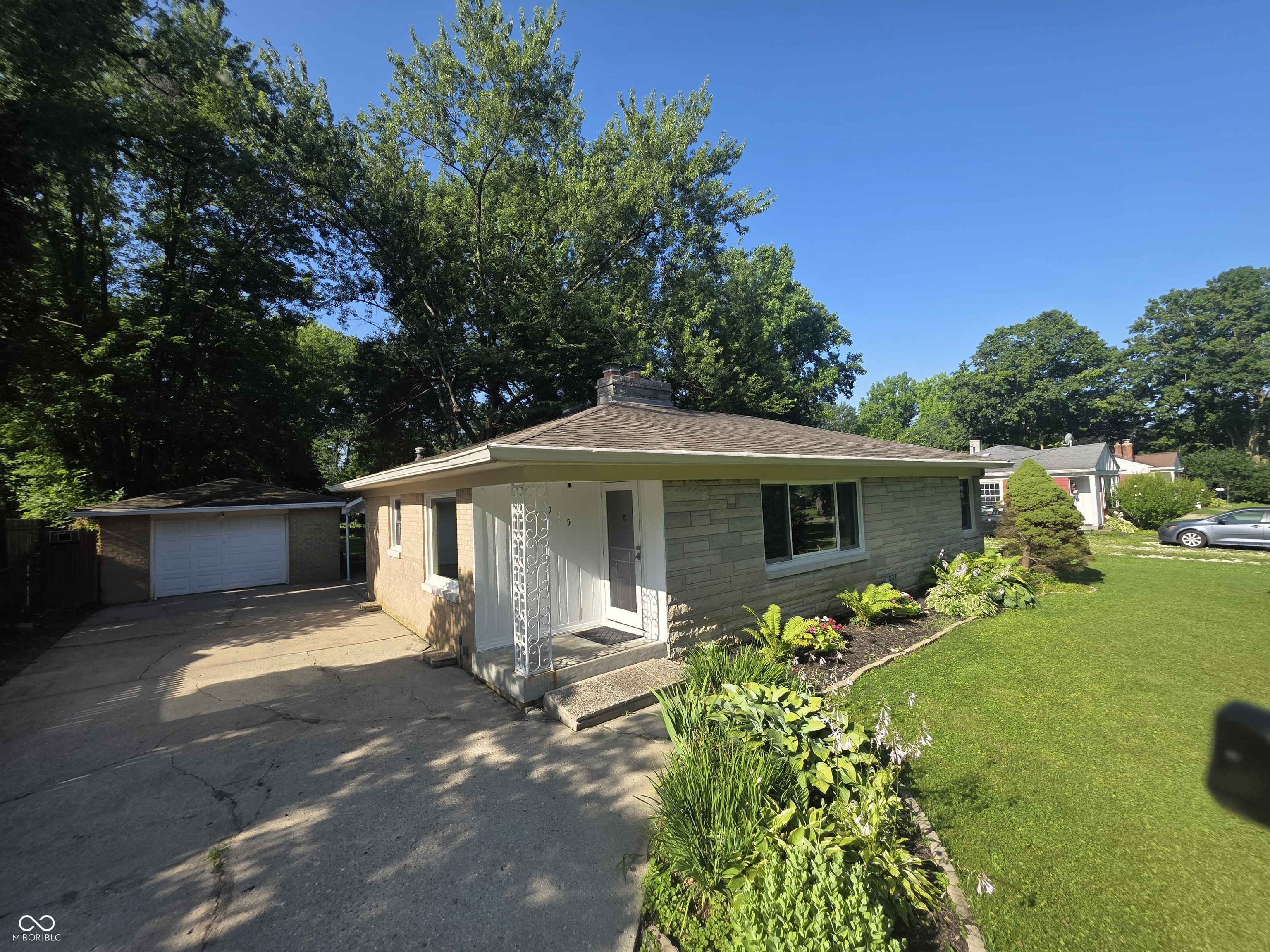 915 Southwood Drive