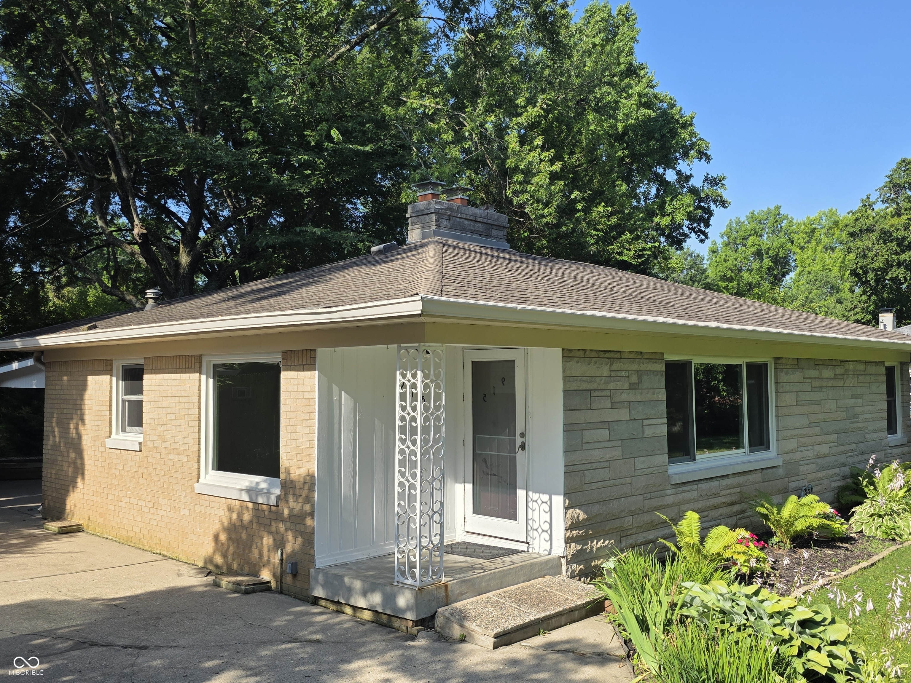 915 Southwood Drive
