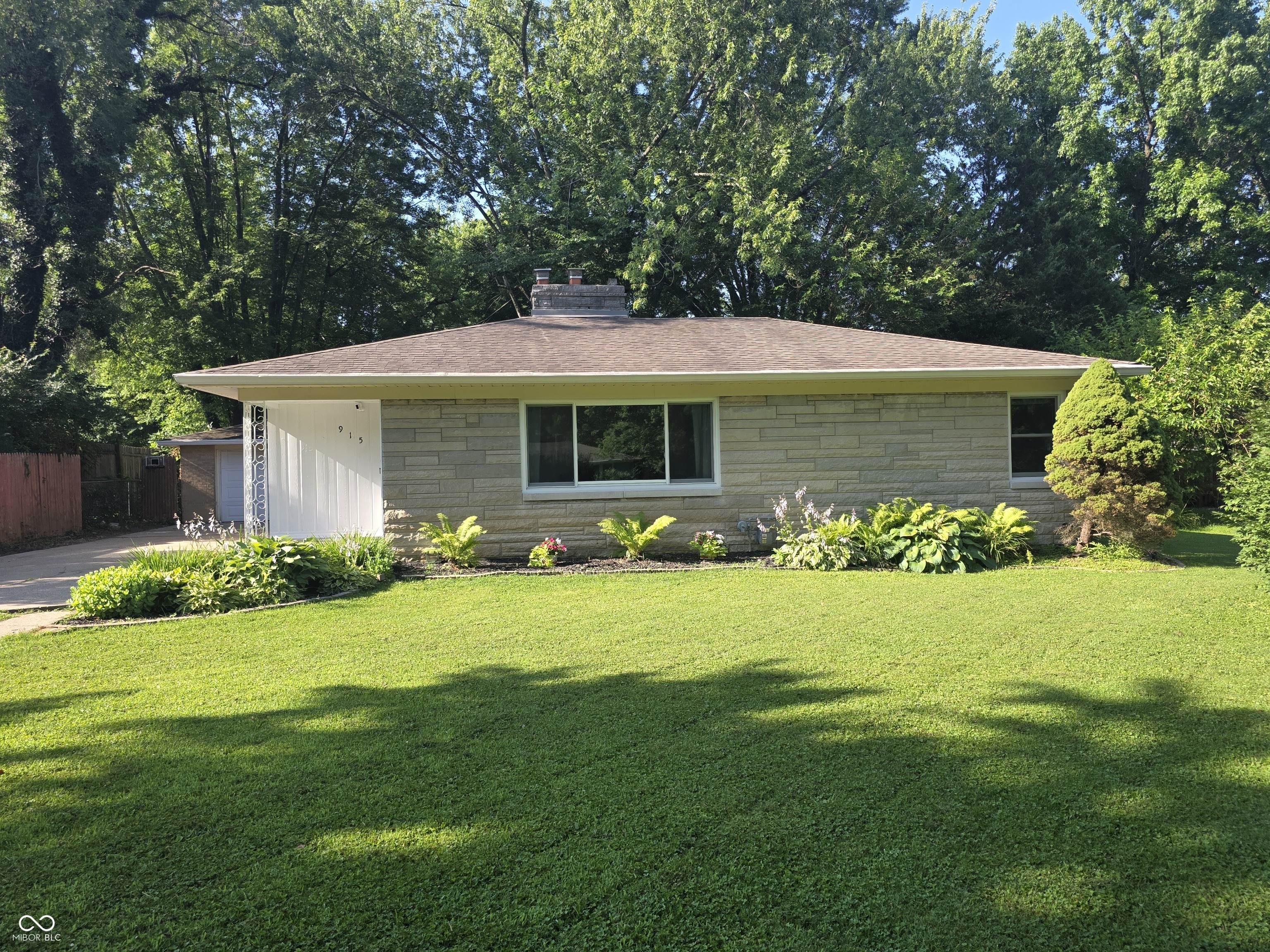 915 Southwood Drive