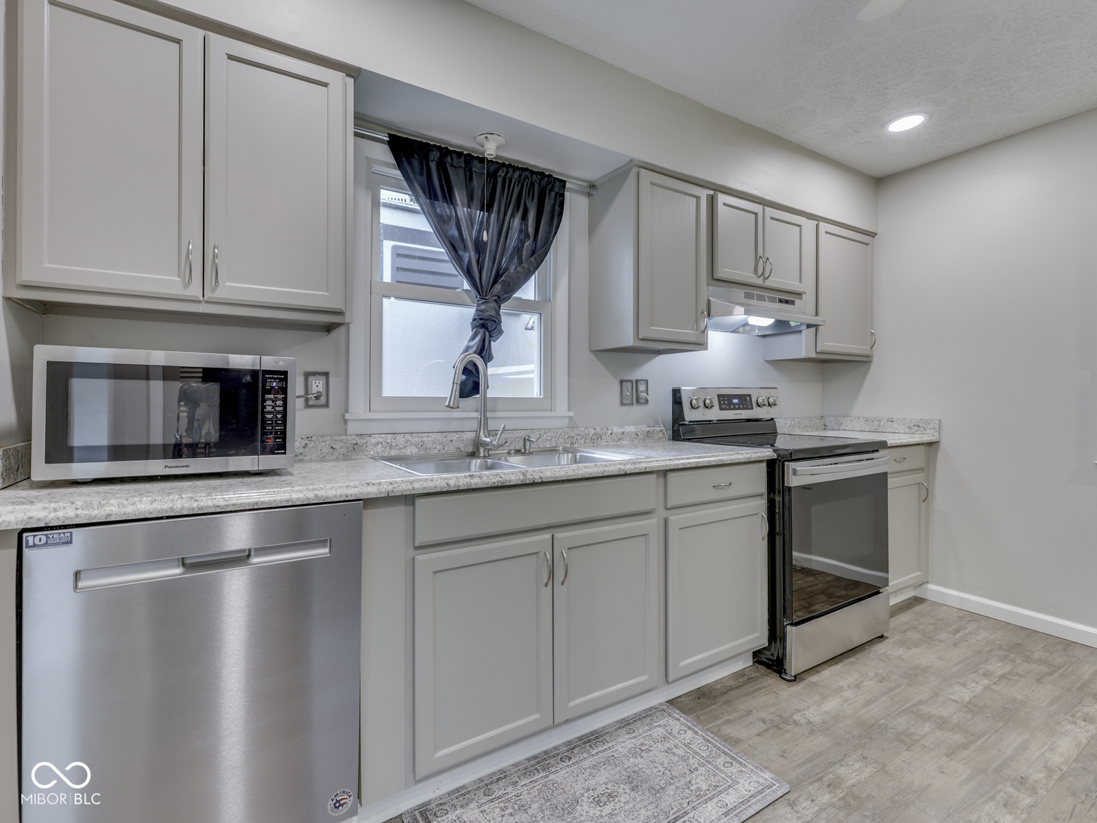 915 Southwood Drive