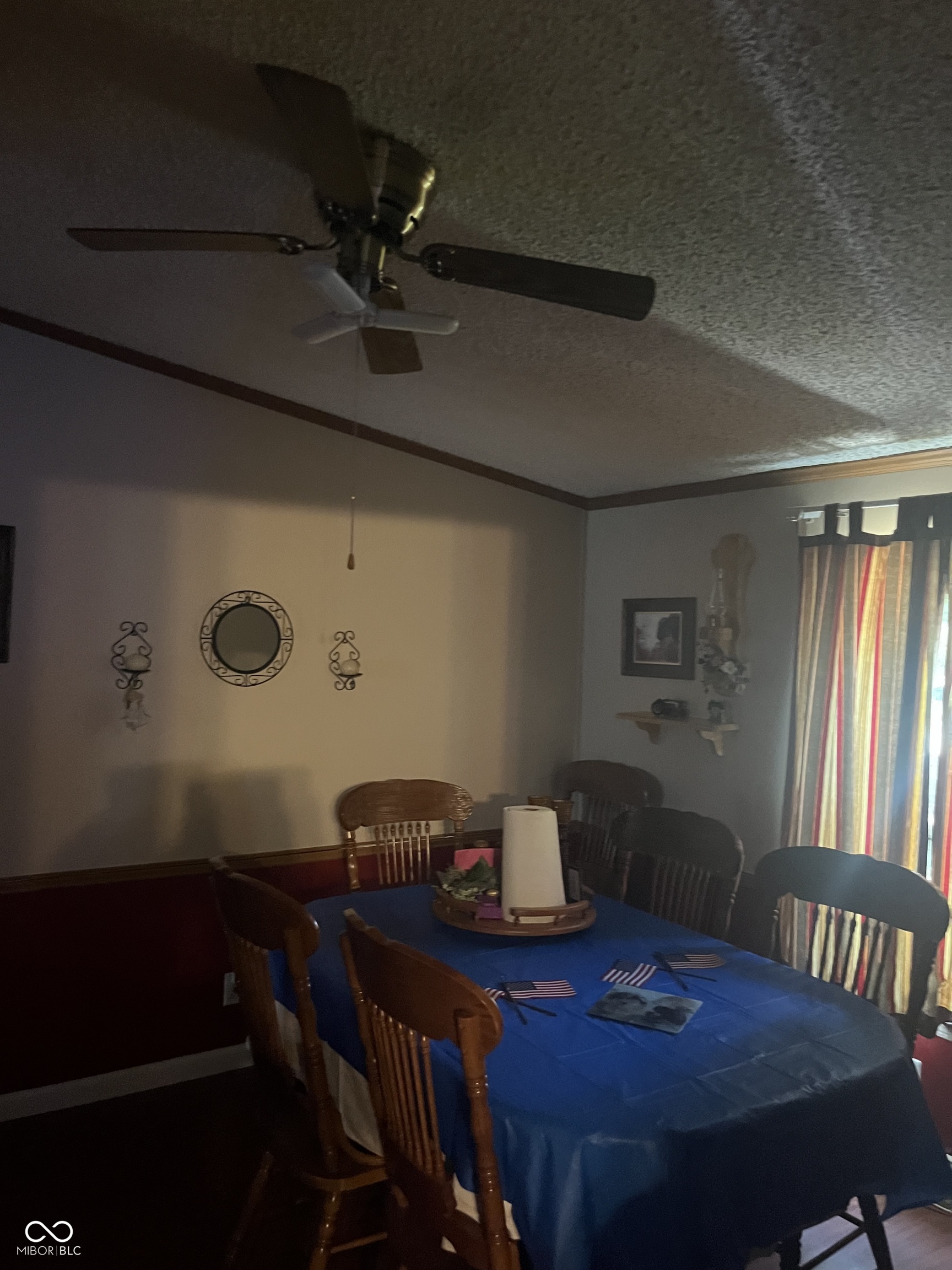 21730 Oak Ridge