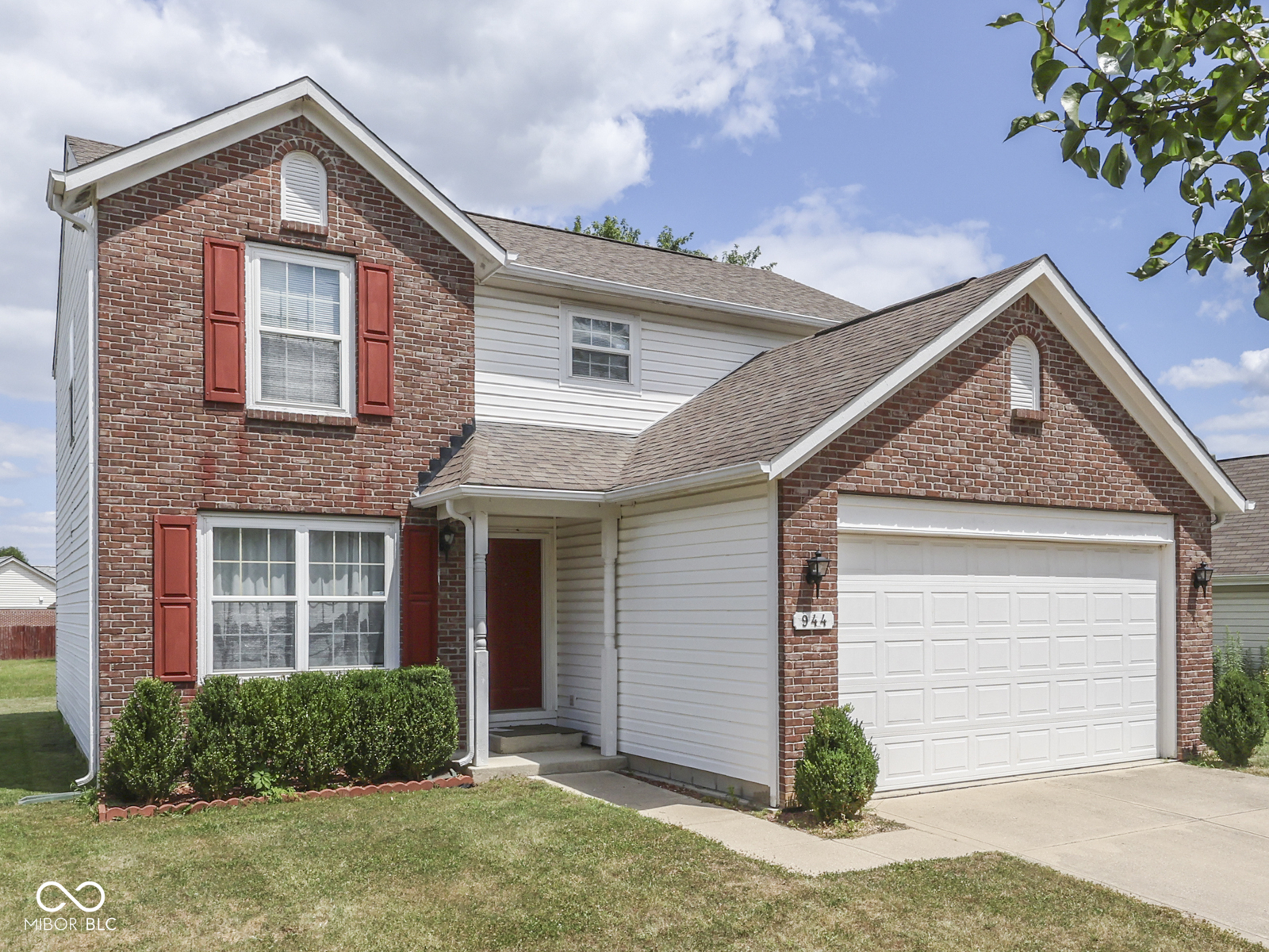 944 Angus Lane