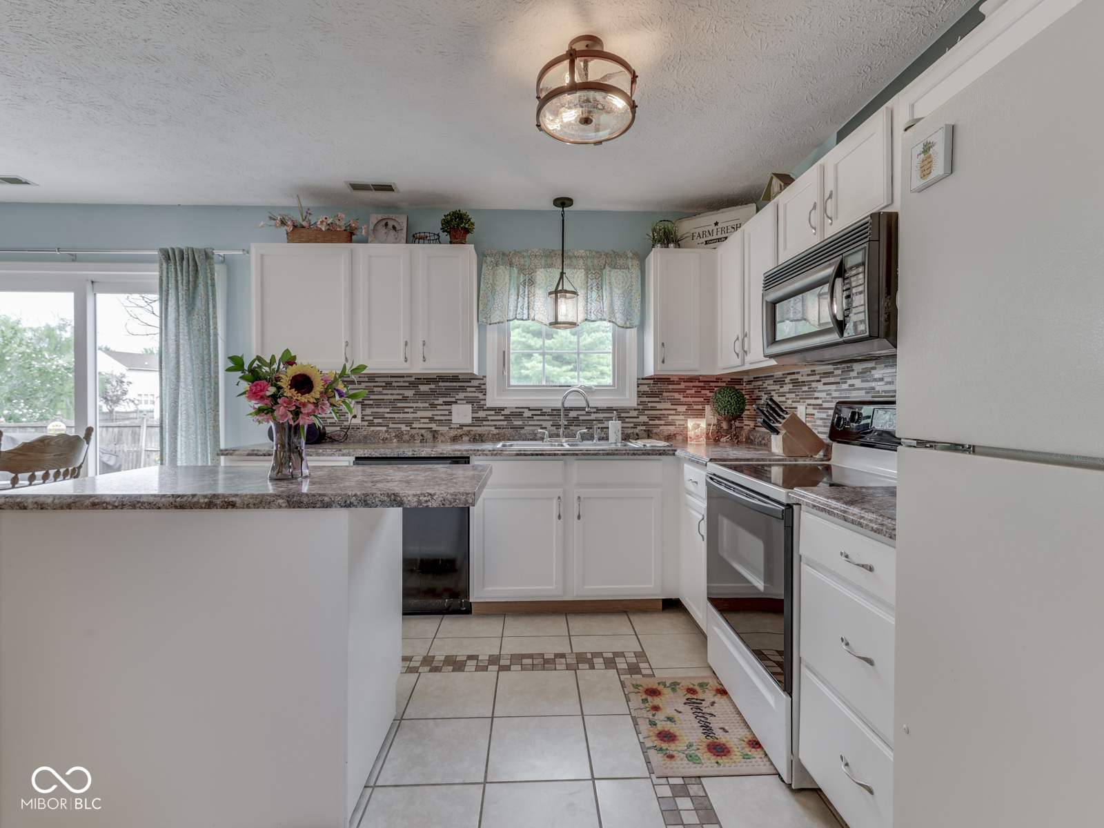 615 Hummingbird Lane
