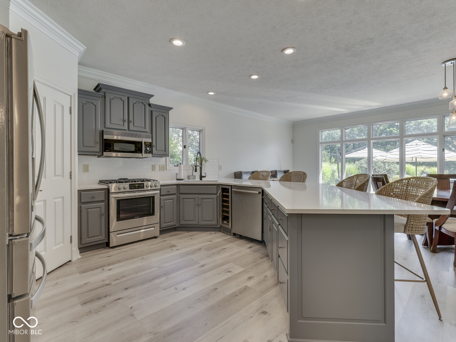 3933 Eagle Trace