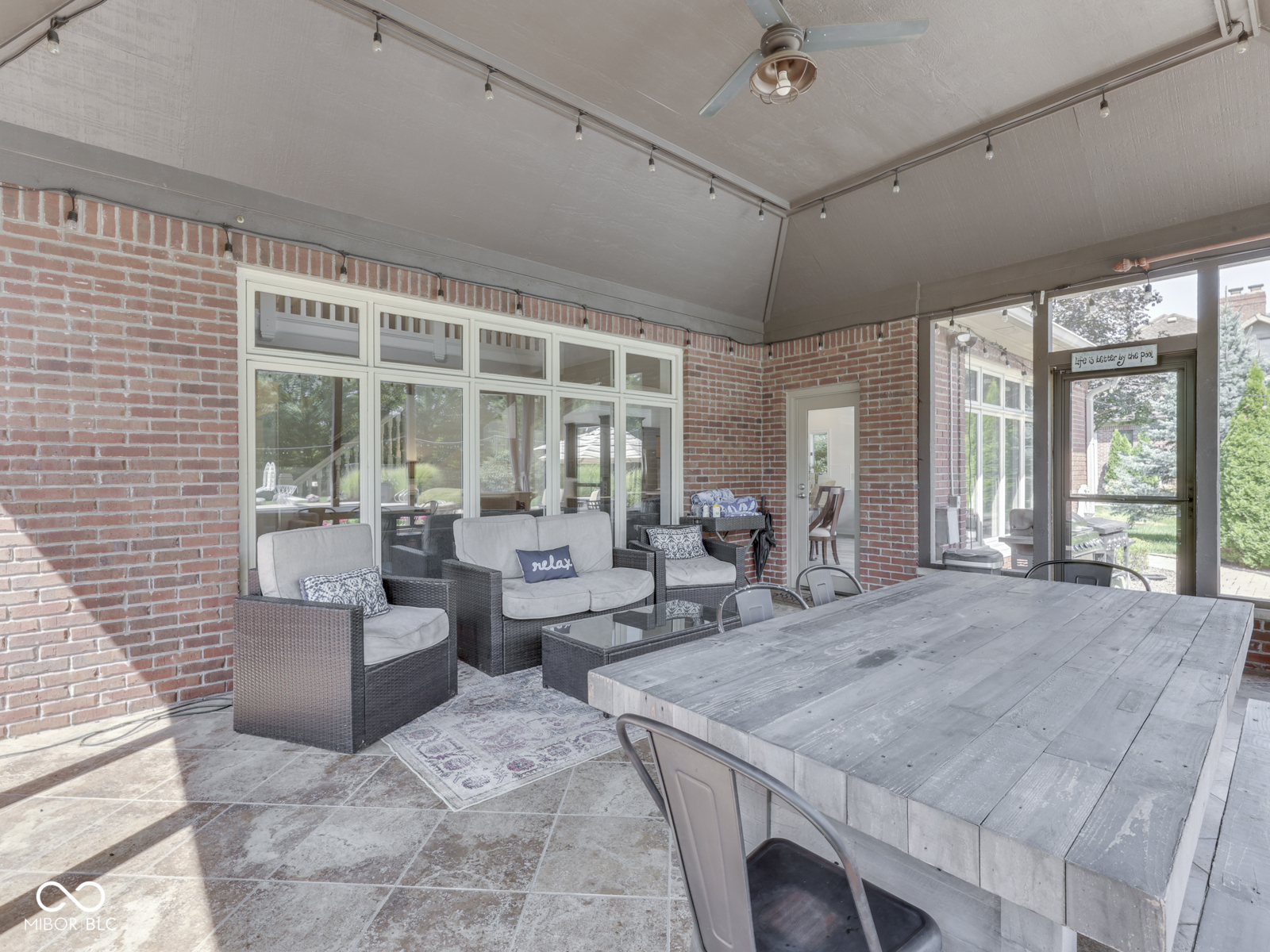 3933 Eagle Trace