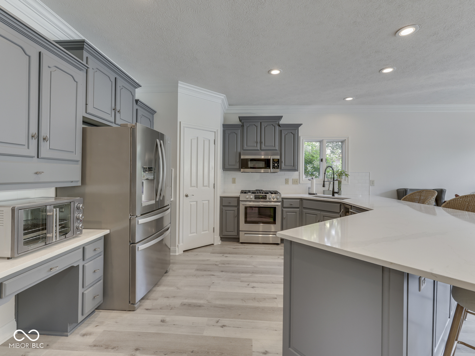 3933 Eagle Trace