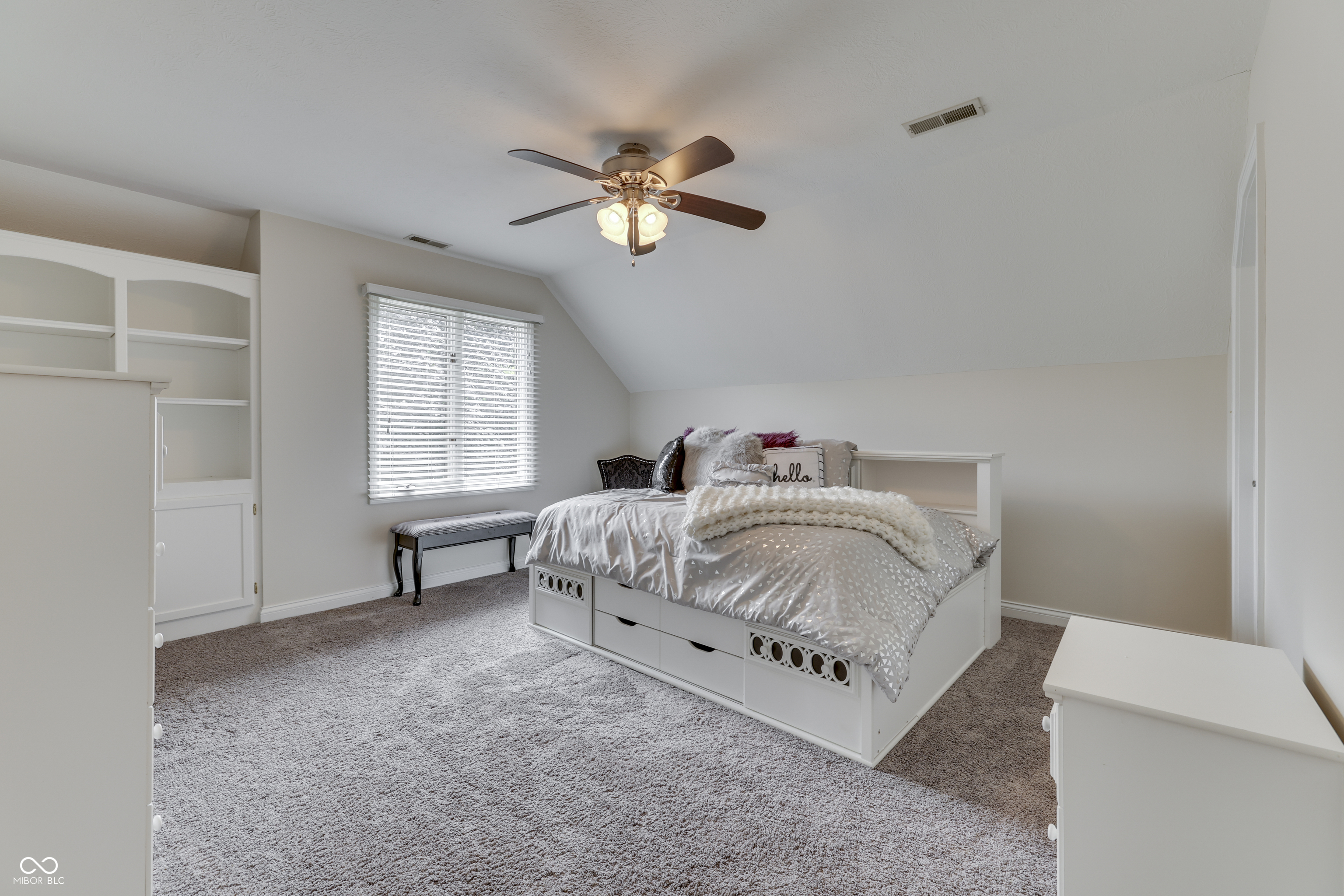3933 Eagle Trace