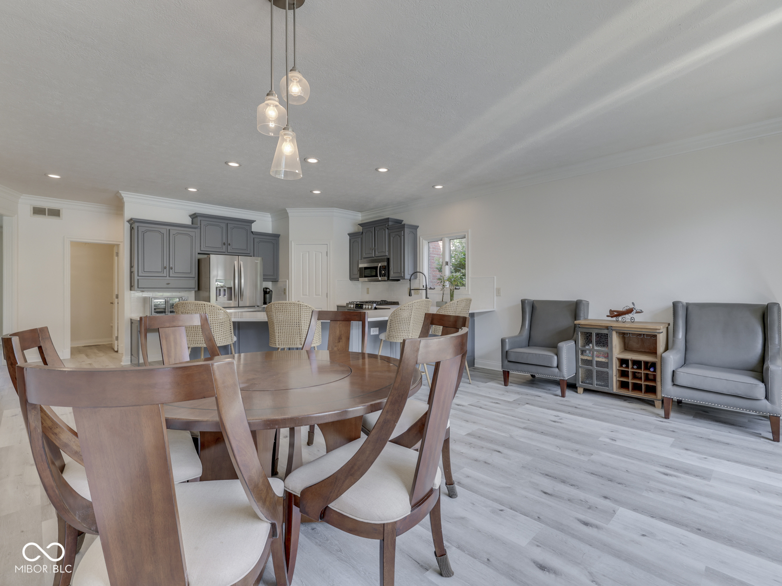 3933 Eagle Trace