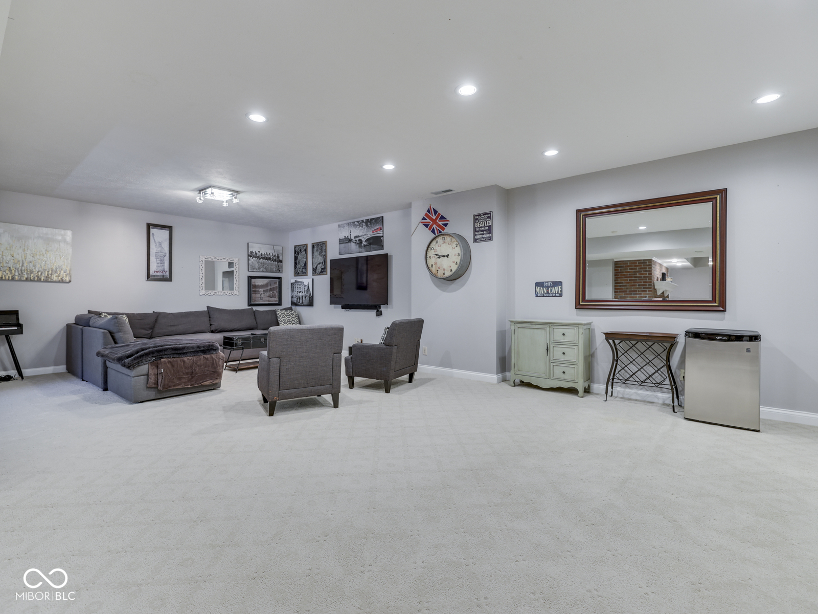 3933 Eagle Trace
