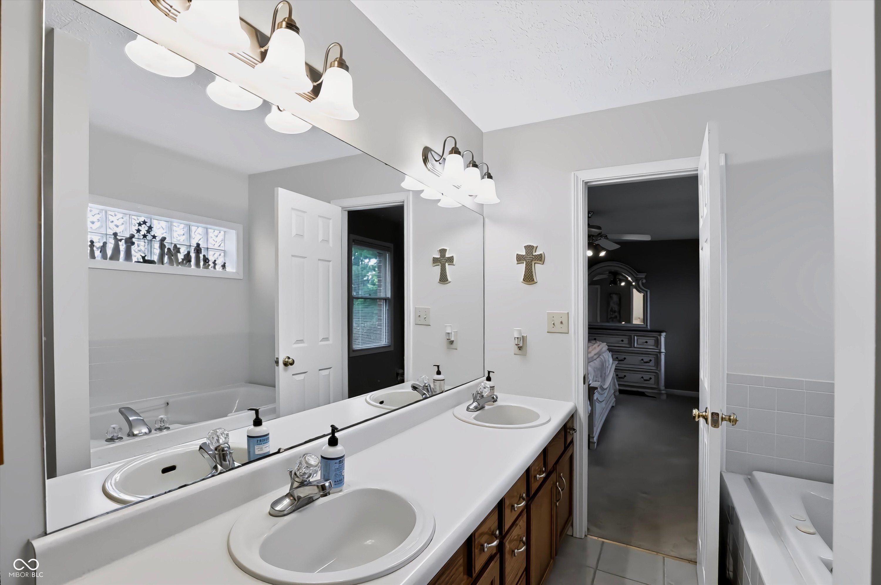 1102 Sarah Court