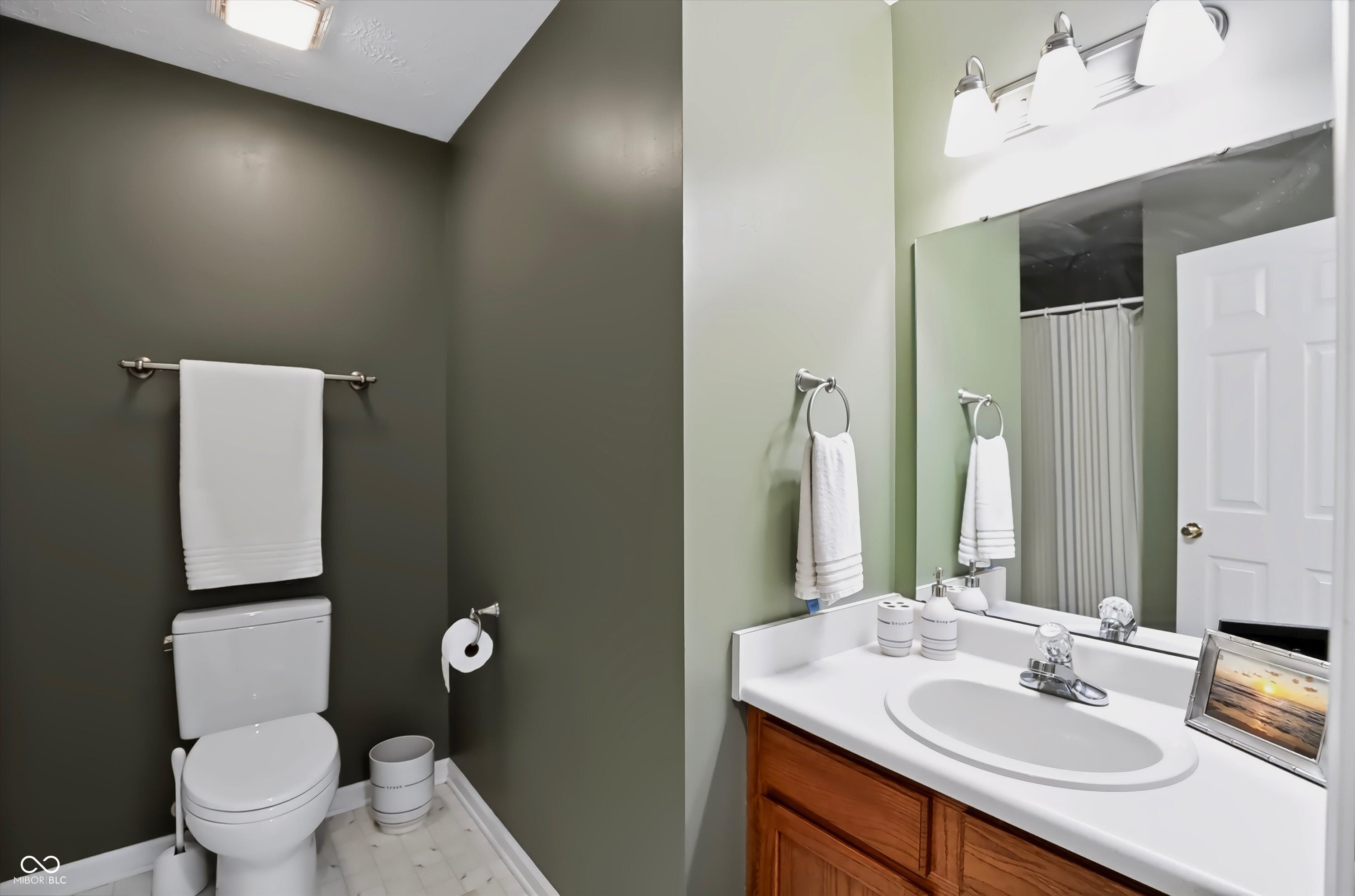 1102 Sarah Court