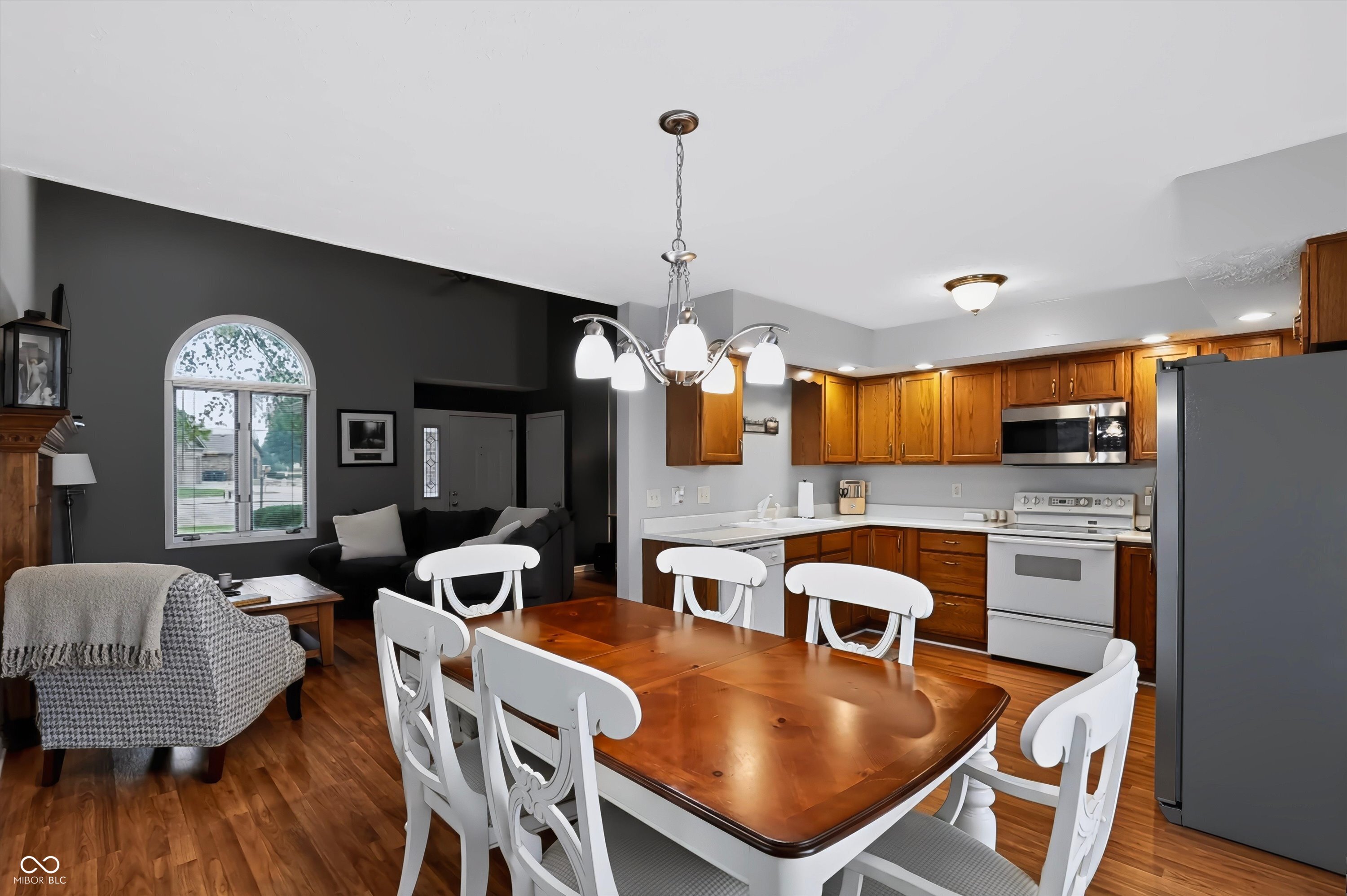 1102 Sarah Court