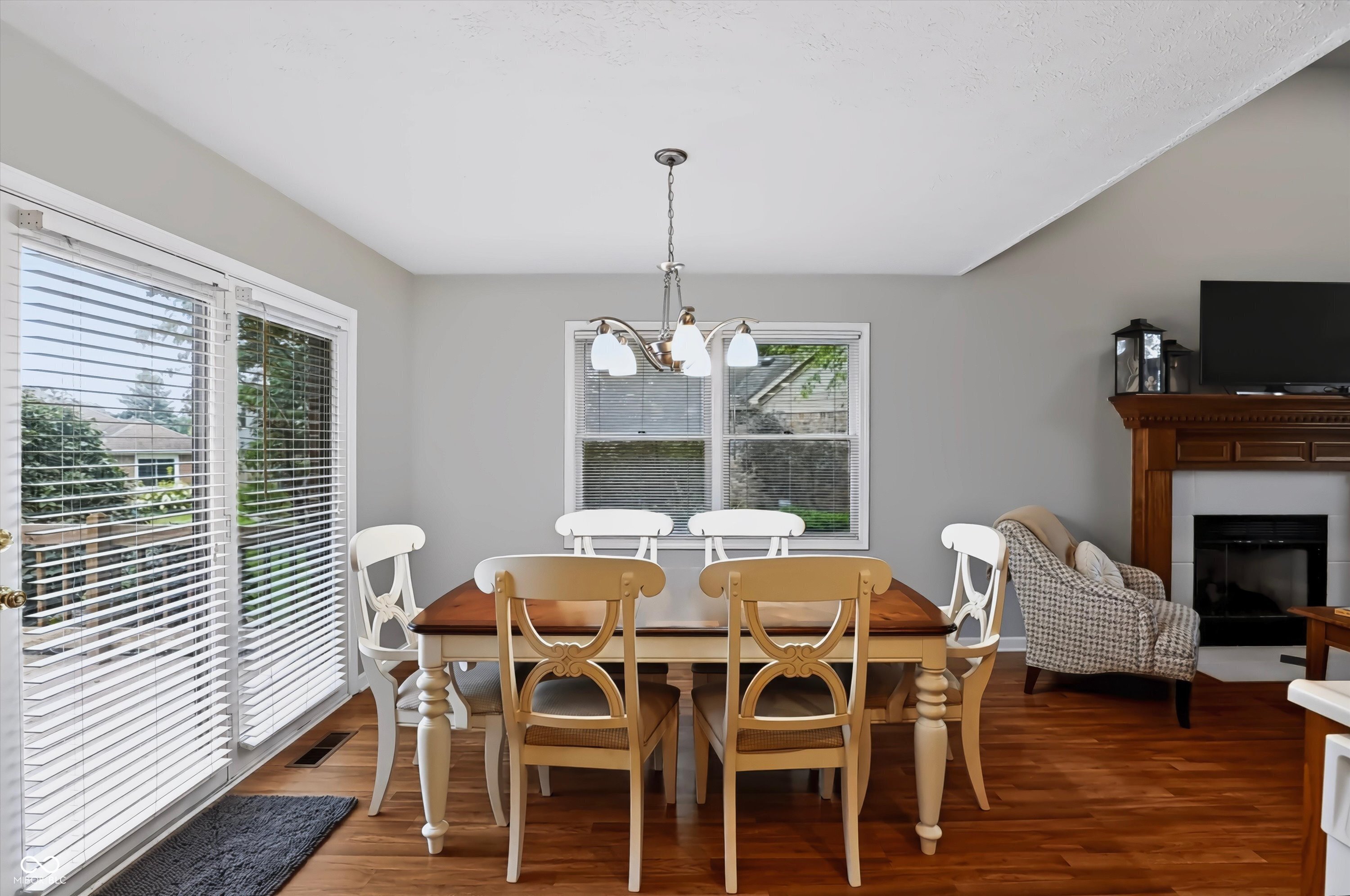 1102 Sarah Court
