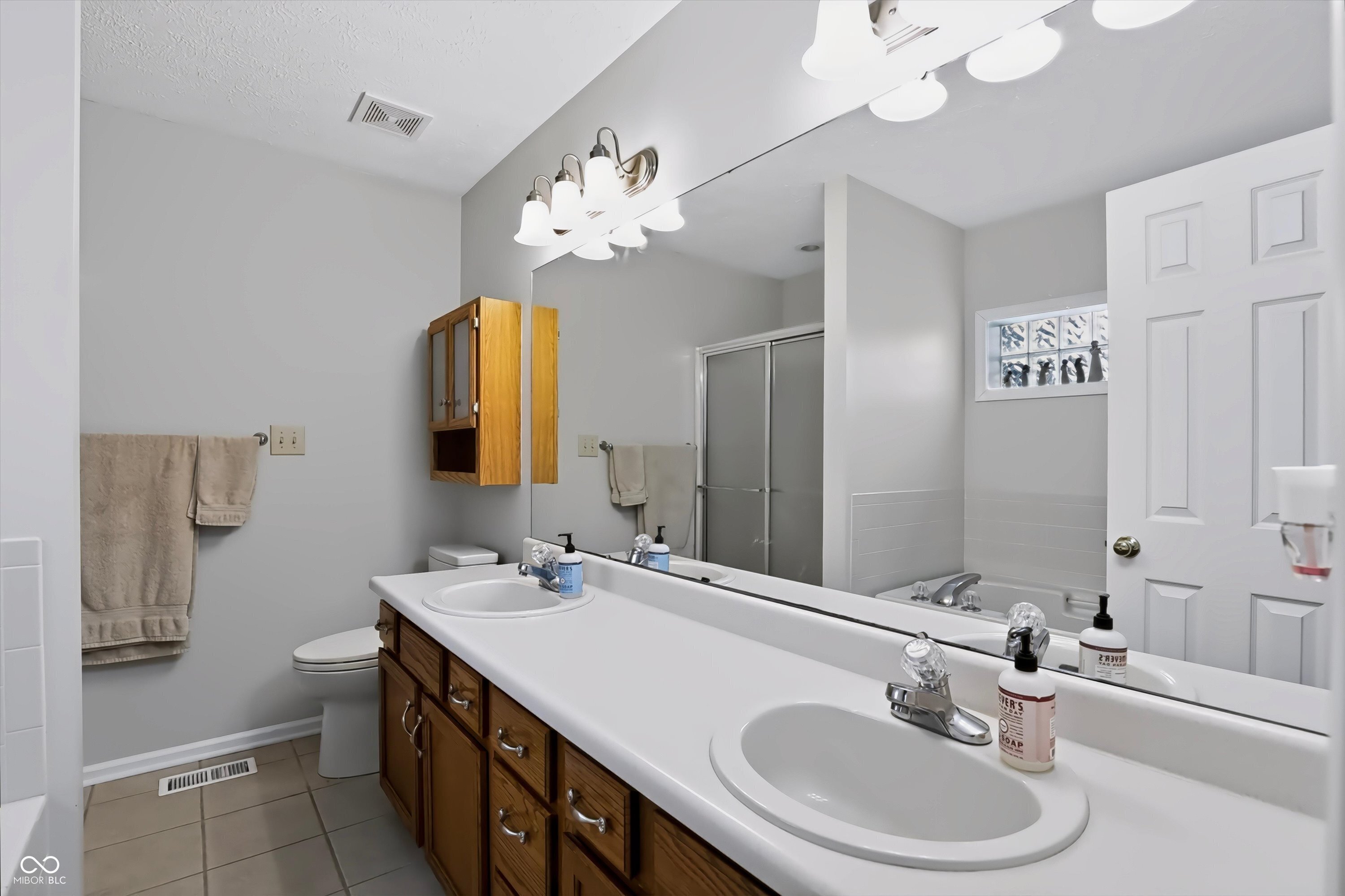 1102 Sarah Court