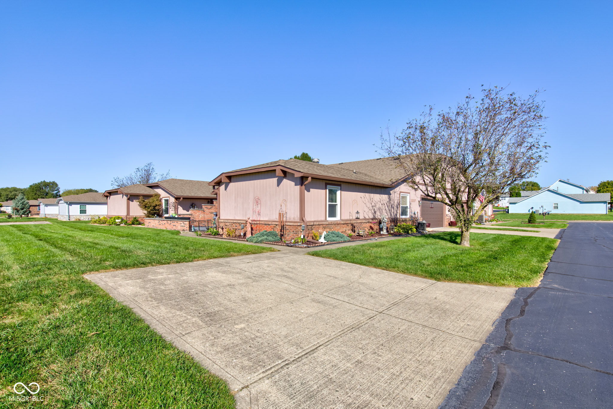 1111 Paradise Court