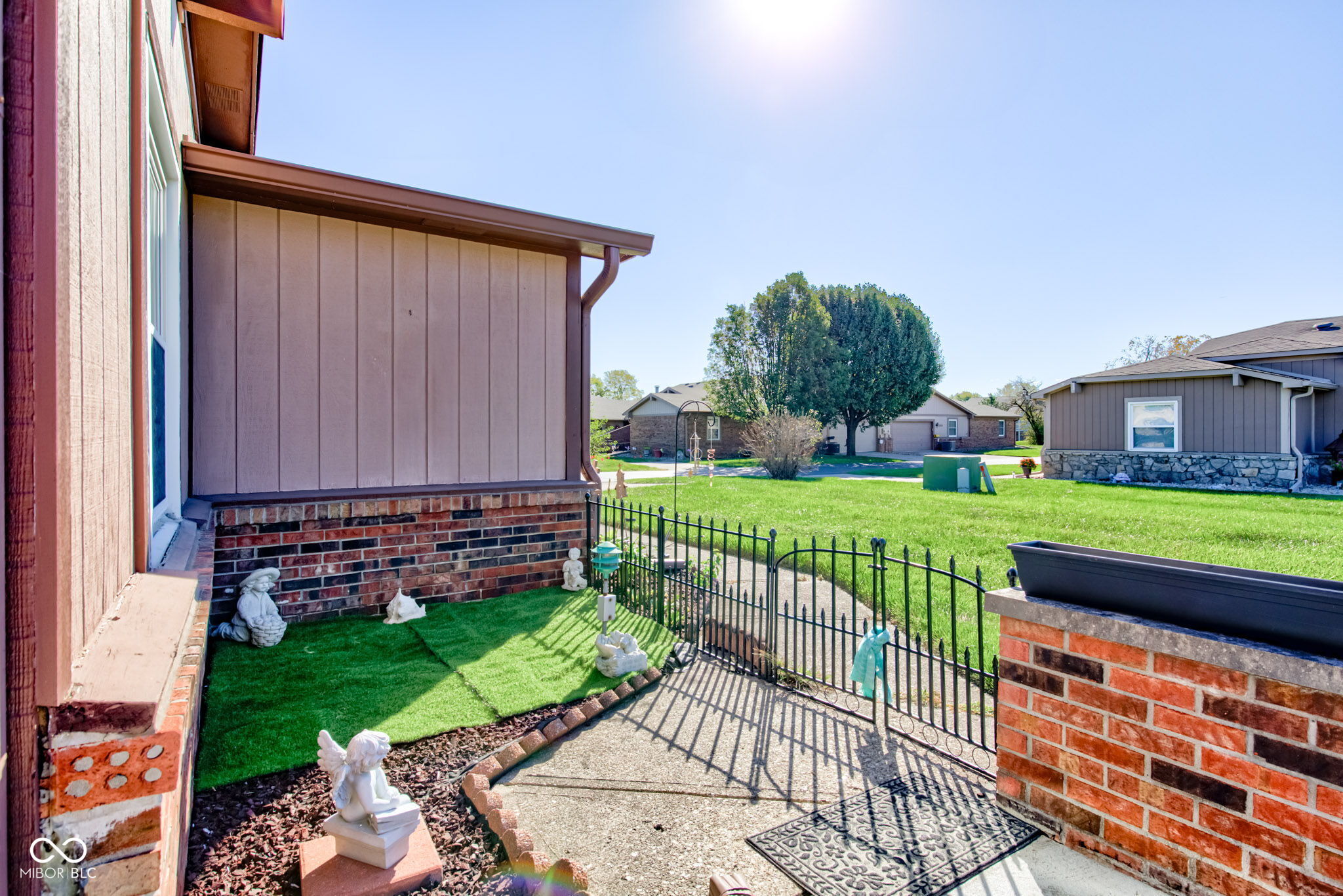1111 Paradise Court