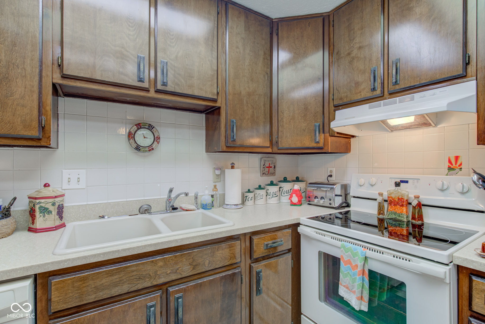 1111 Paradise Court