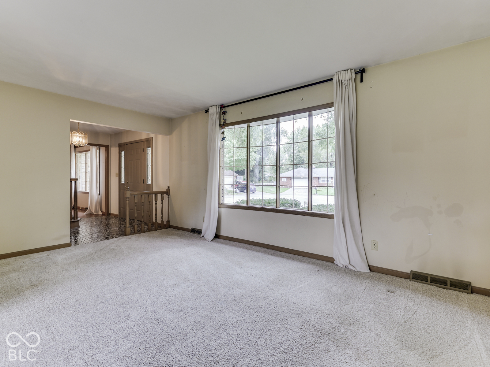 594 Watterson Court