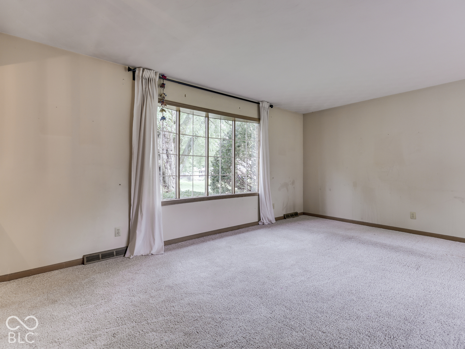 594 Watterson Court