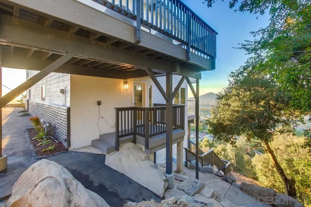 9612 Summit Cir
