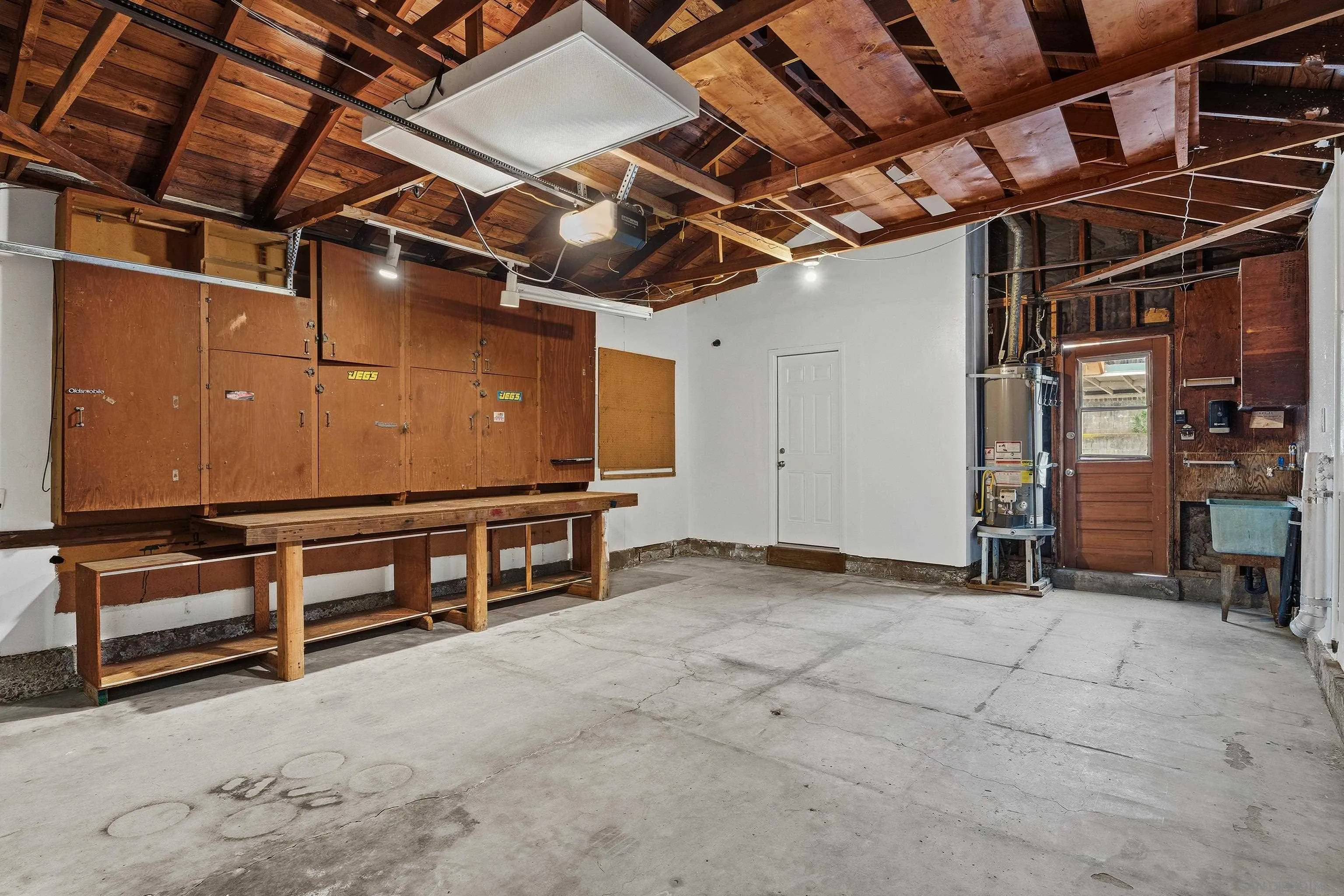 5914 Dugan Ave