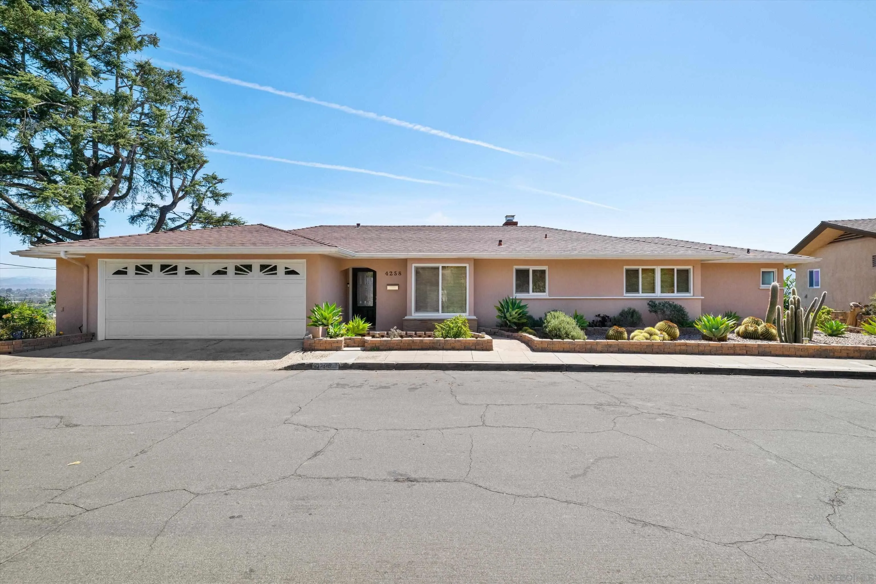 4258 Summit Dr
