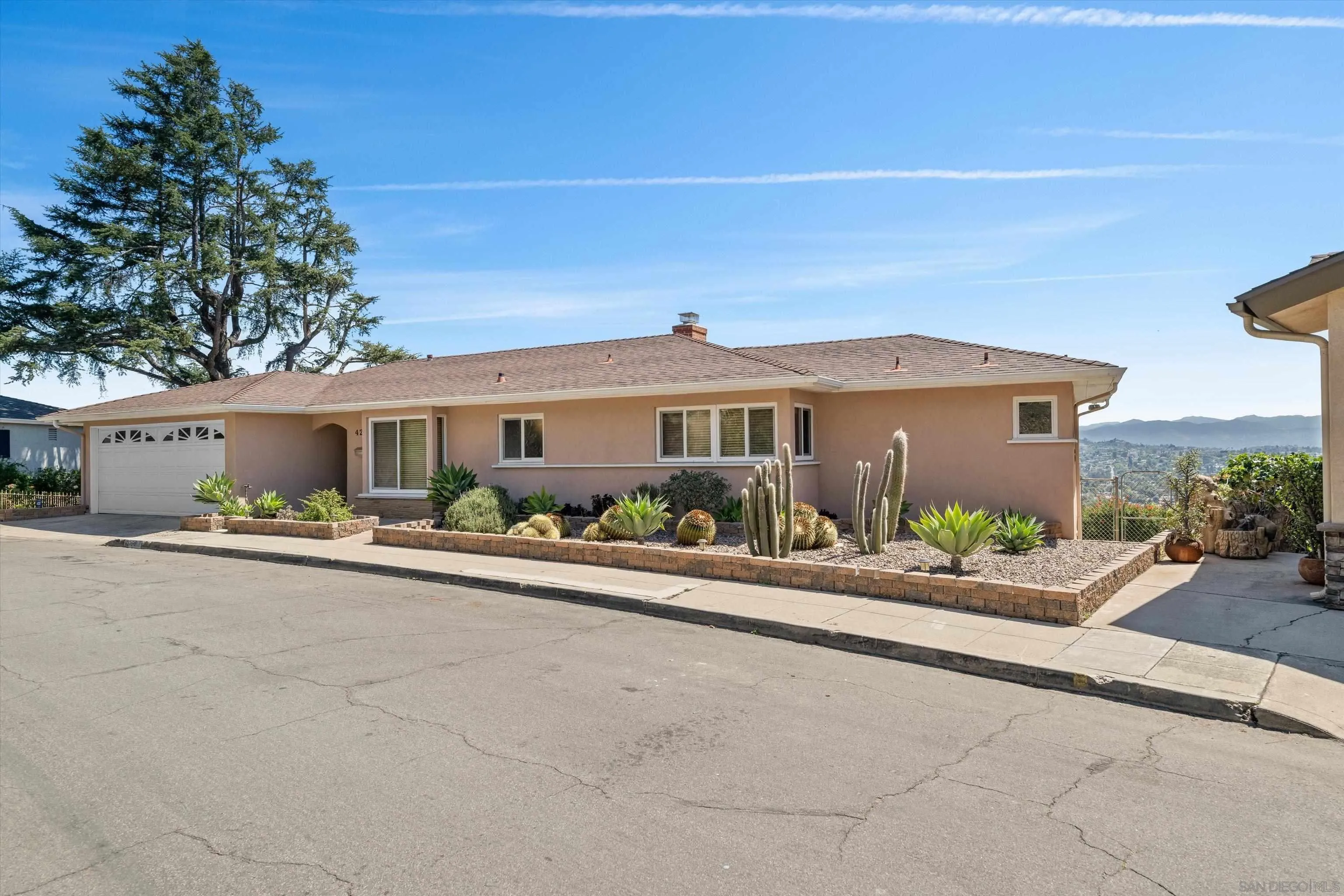 4258 Summit Dr