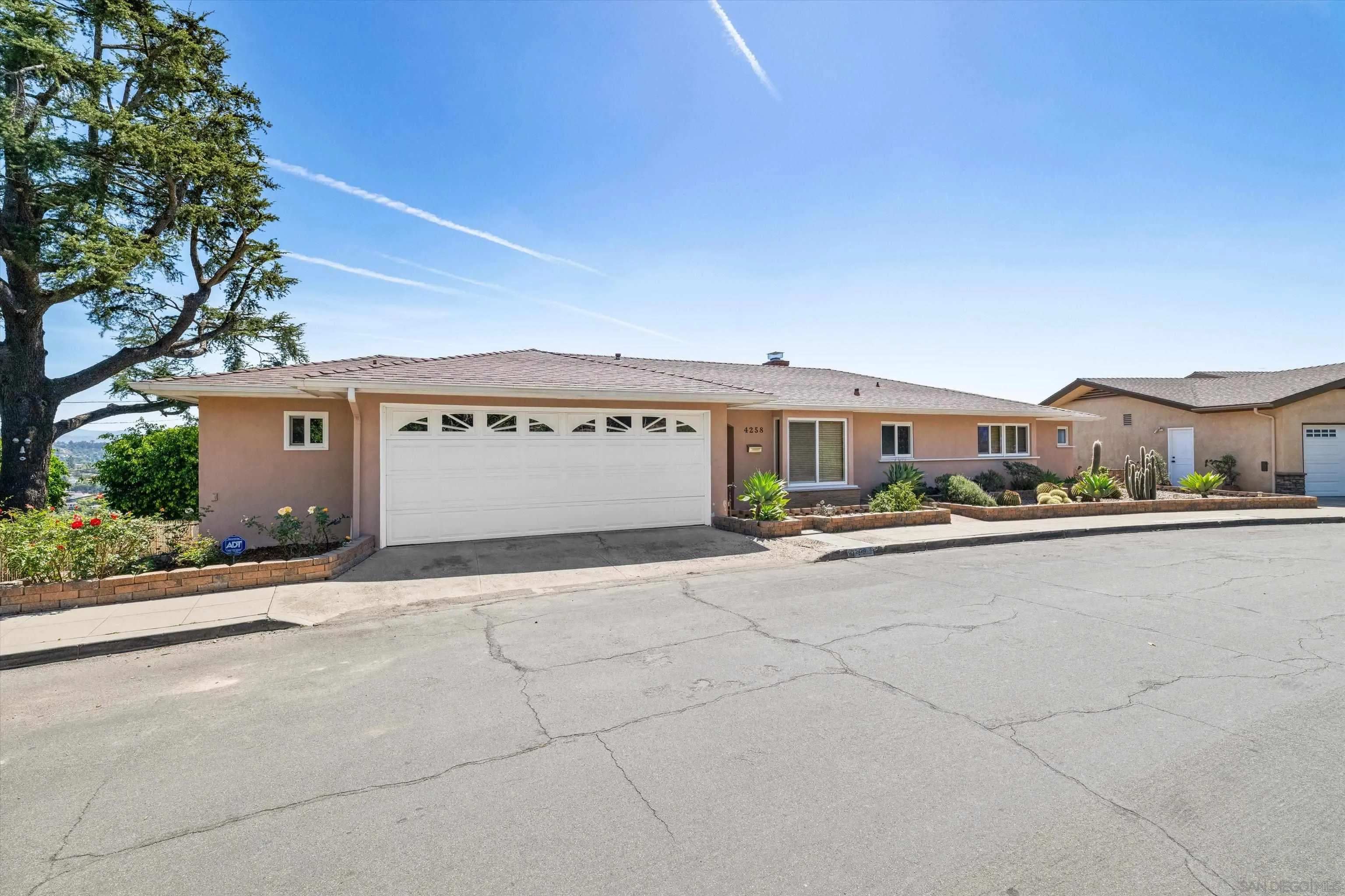 4258 Summit Dr