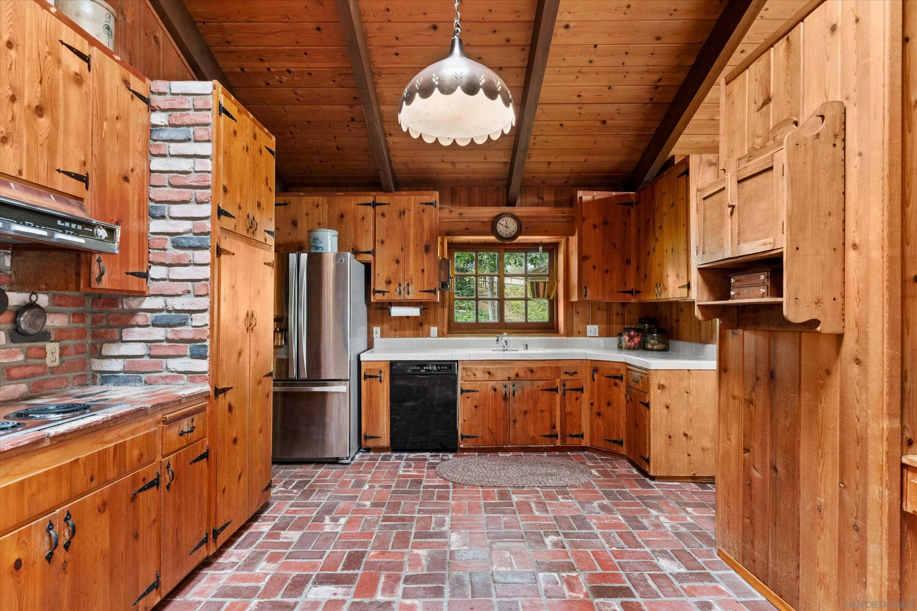 869 Van Horn Rd