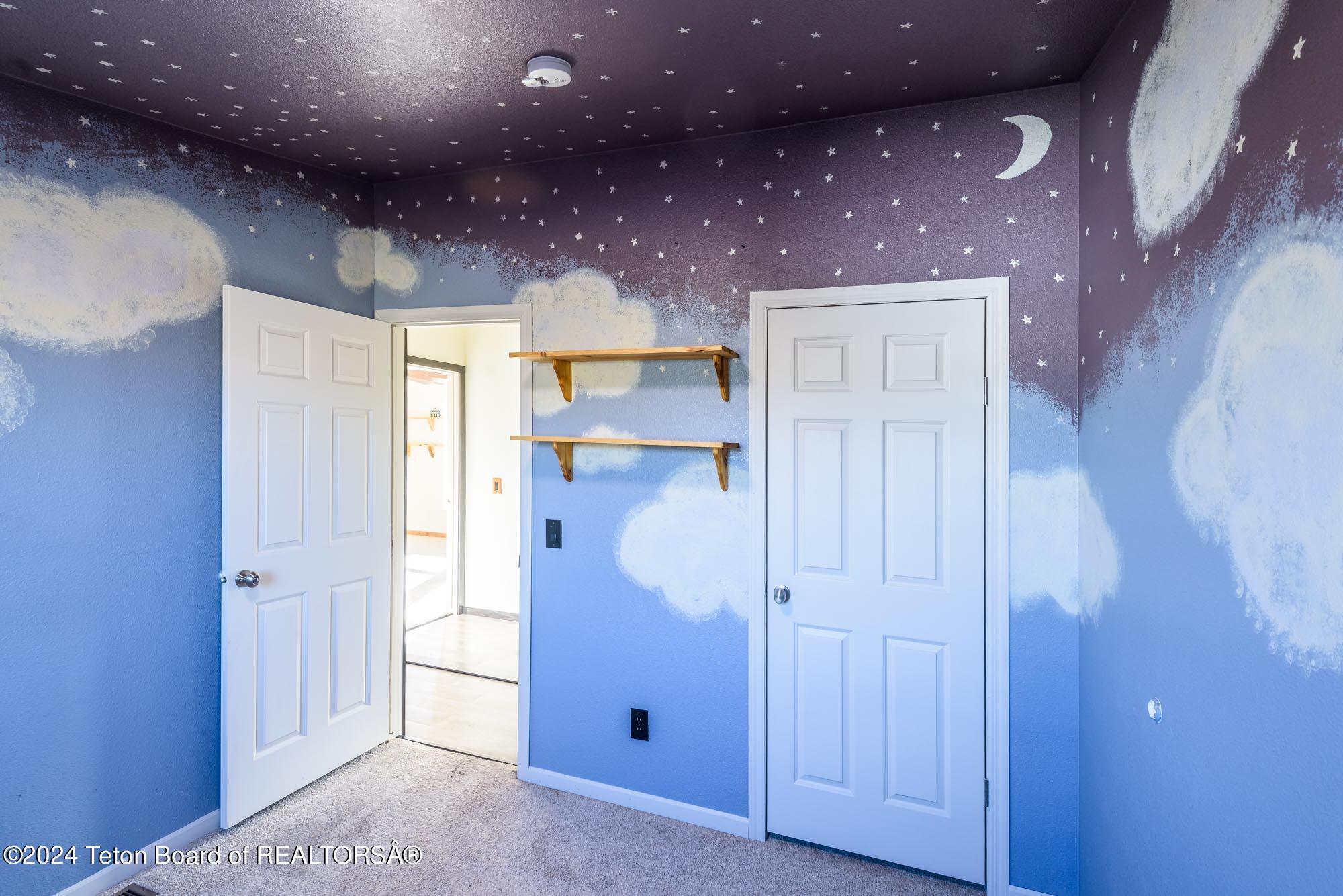 172 MEADOW LARK Lane