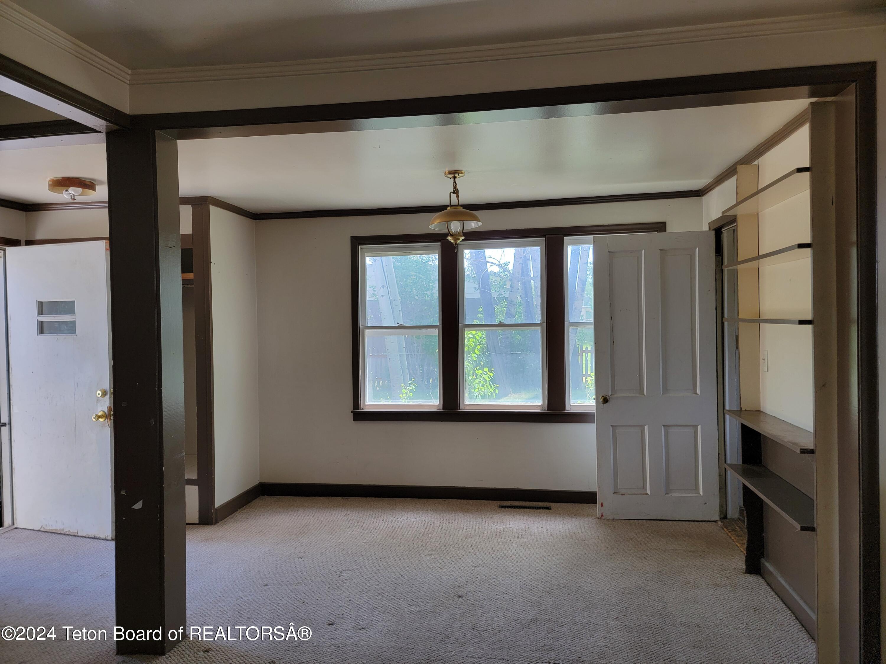 352 N TYLER Avenue