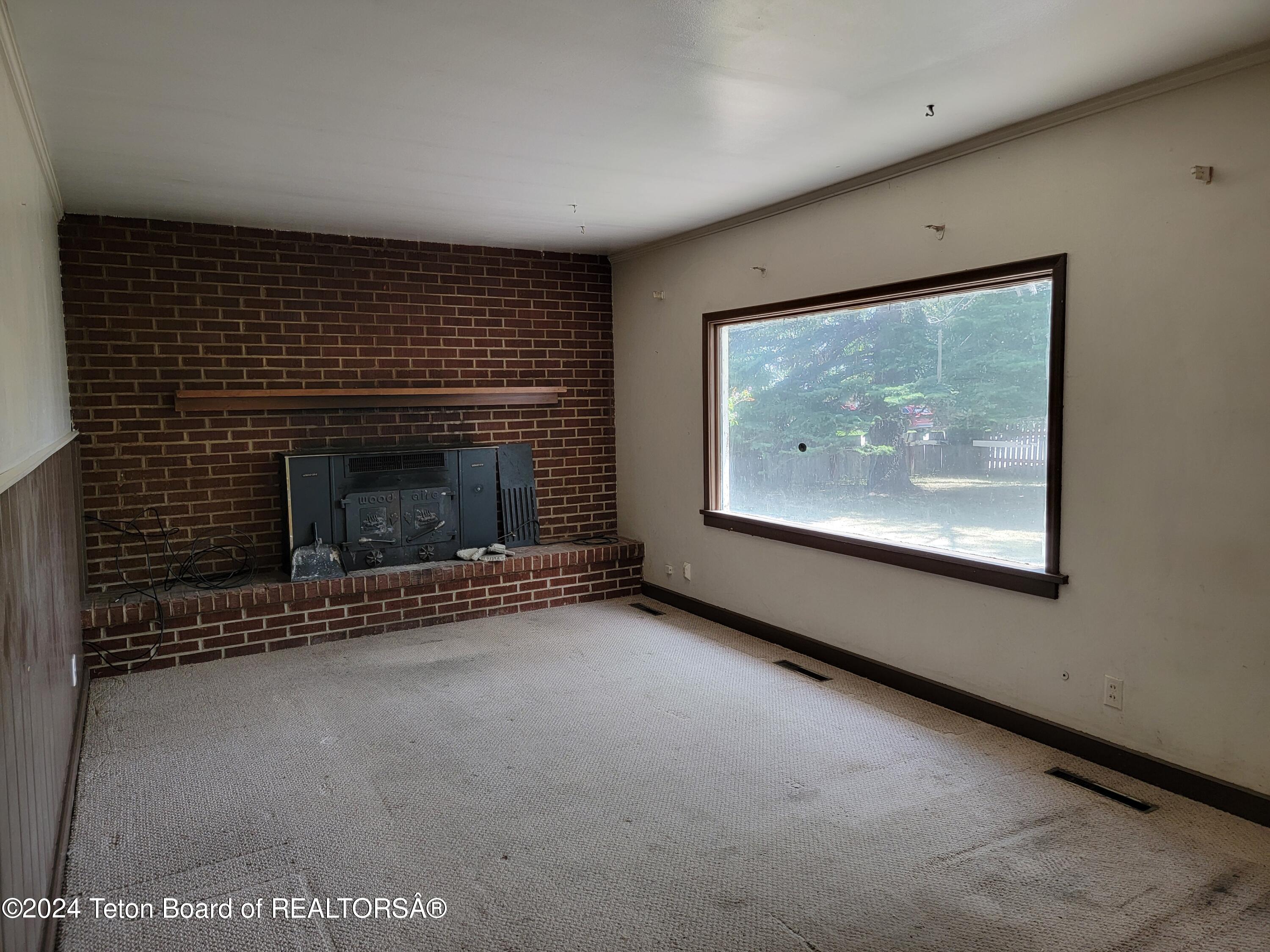 352 N TYLER Avenue