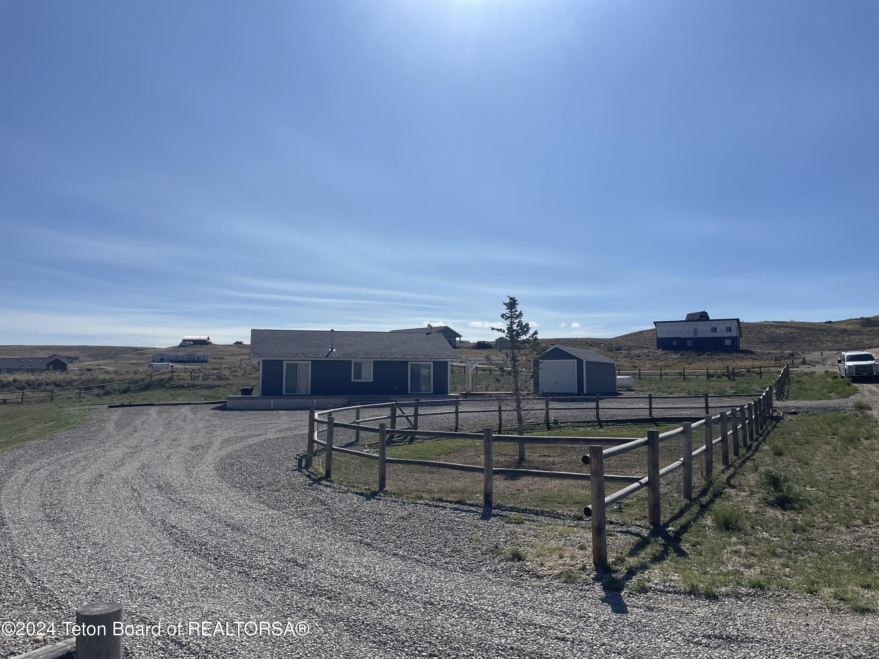 52 N SHOSHONE Trail