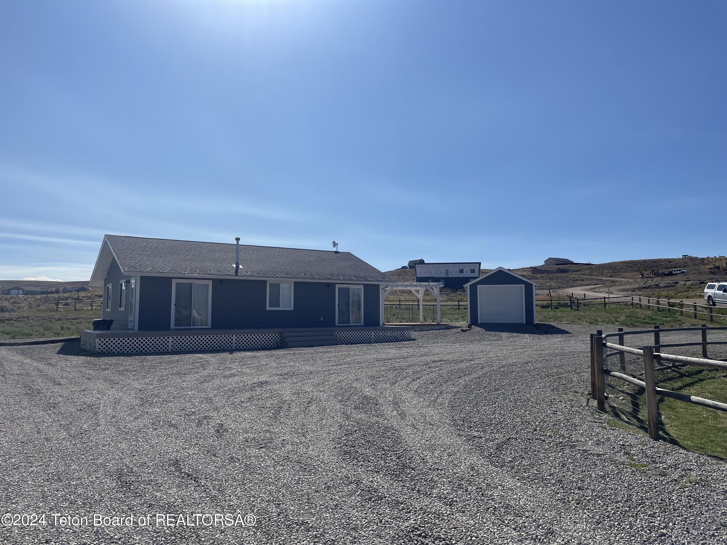 52 N SHOSHONE Trail