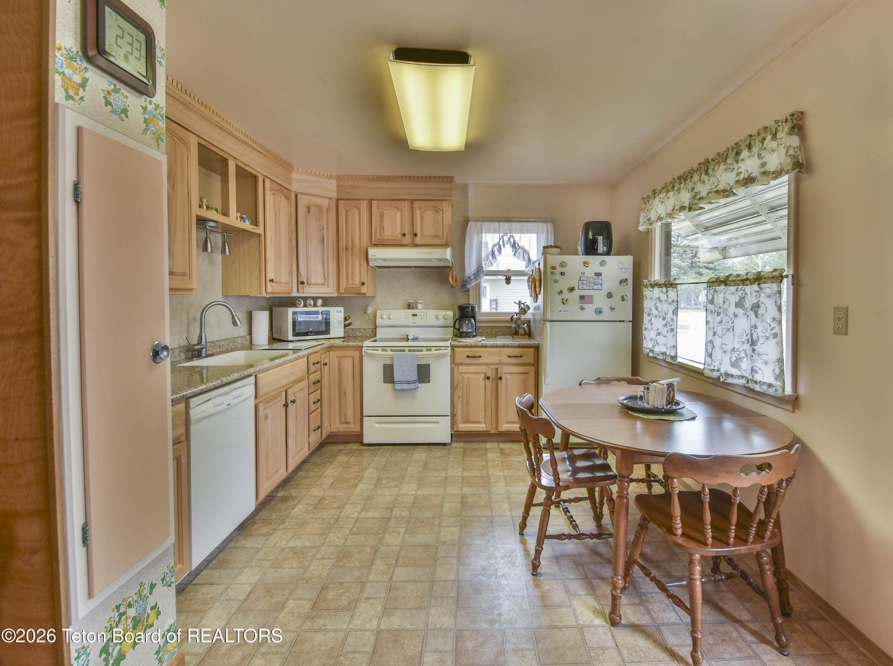 382 N MAYBELL Avenue