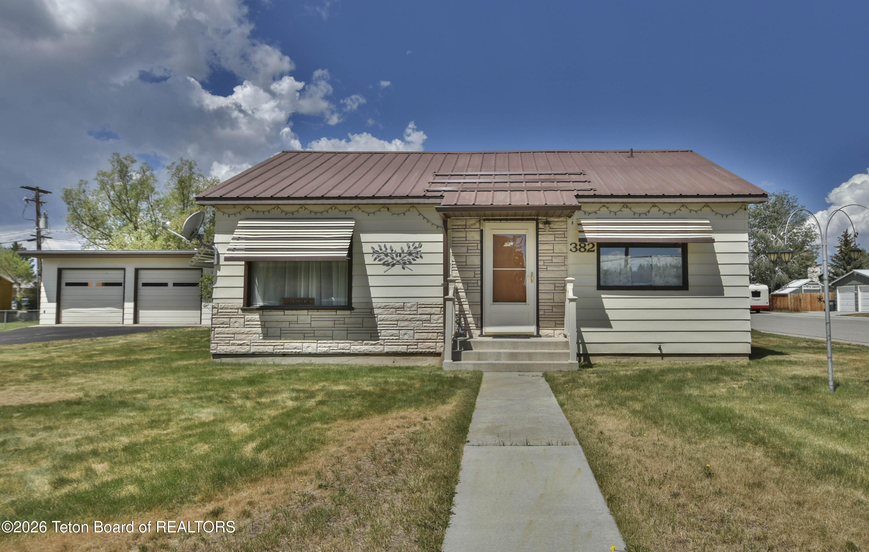 382 N MAYBELL Avenue