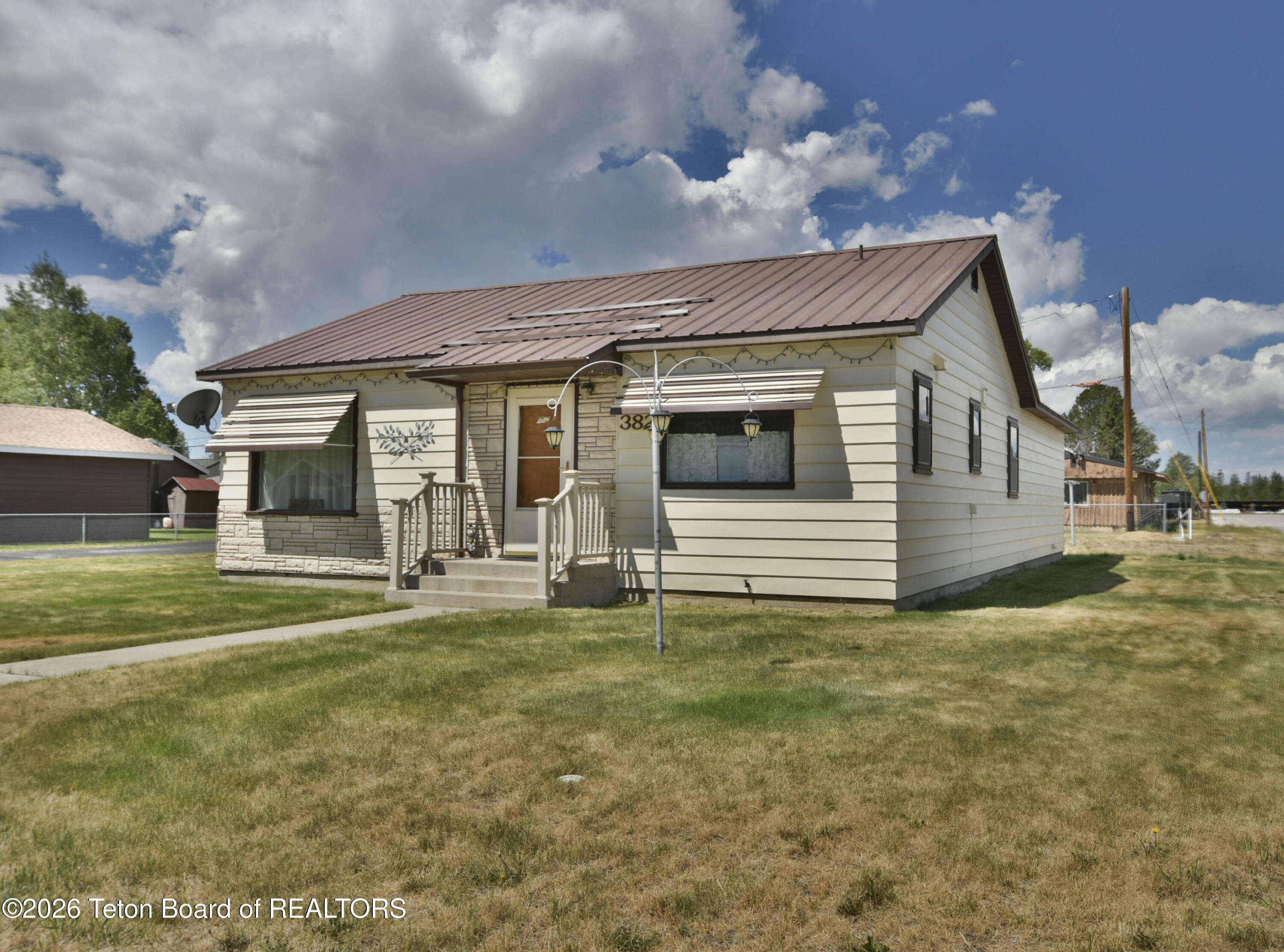 382 N MAYBELL Avenue