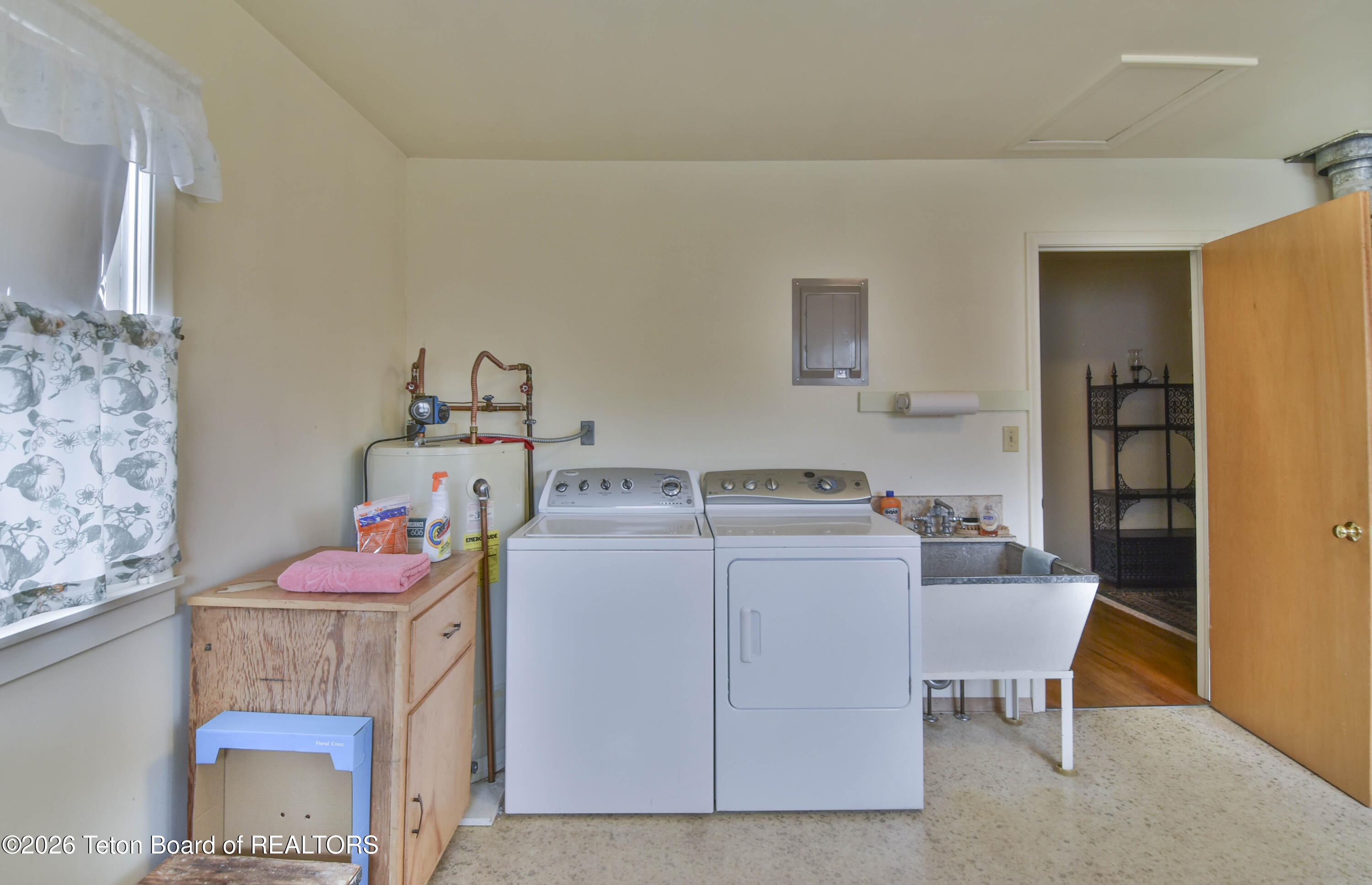 382 N MAYBELL Avenue
