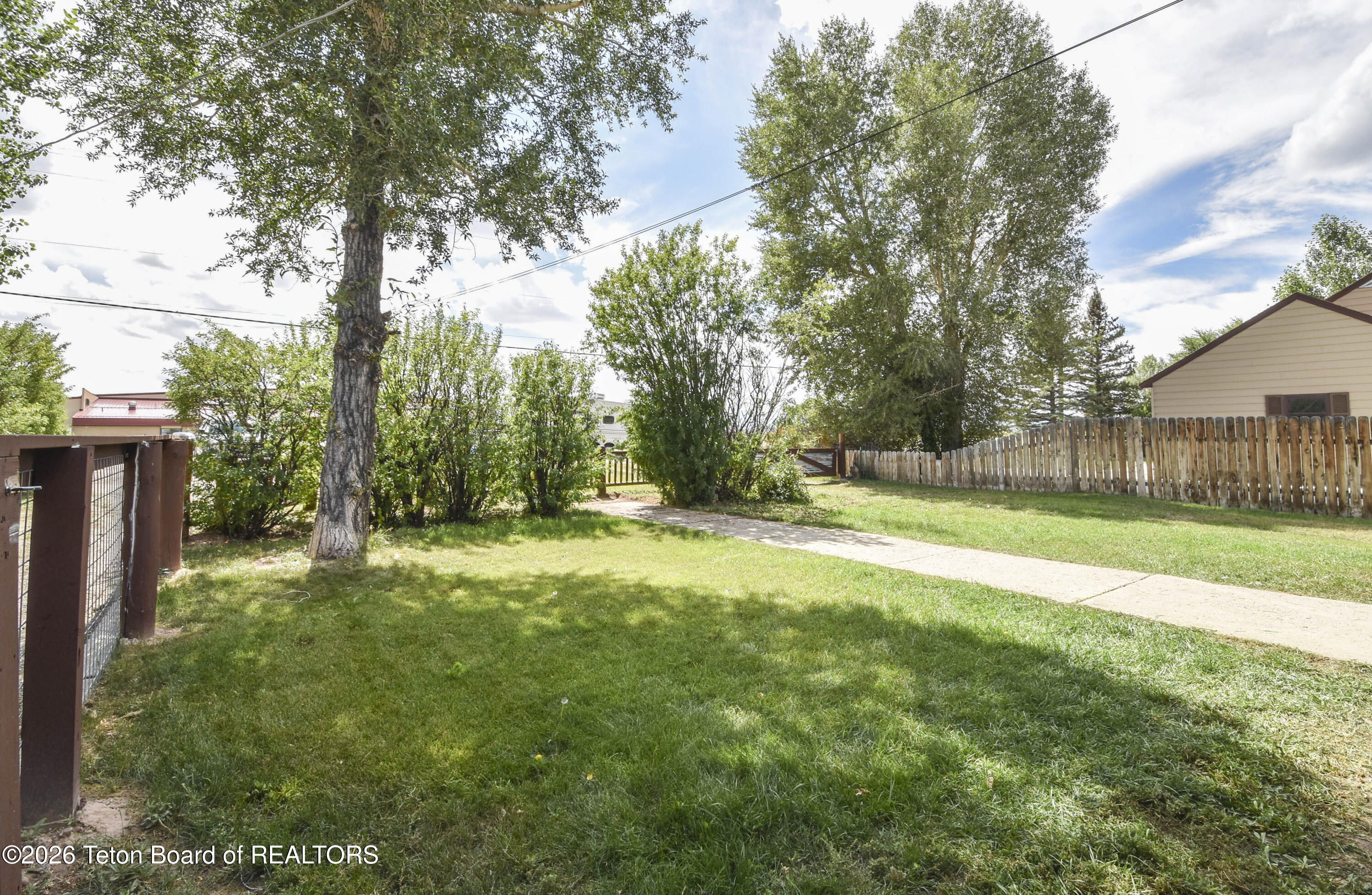 855 PINEY Drive