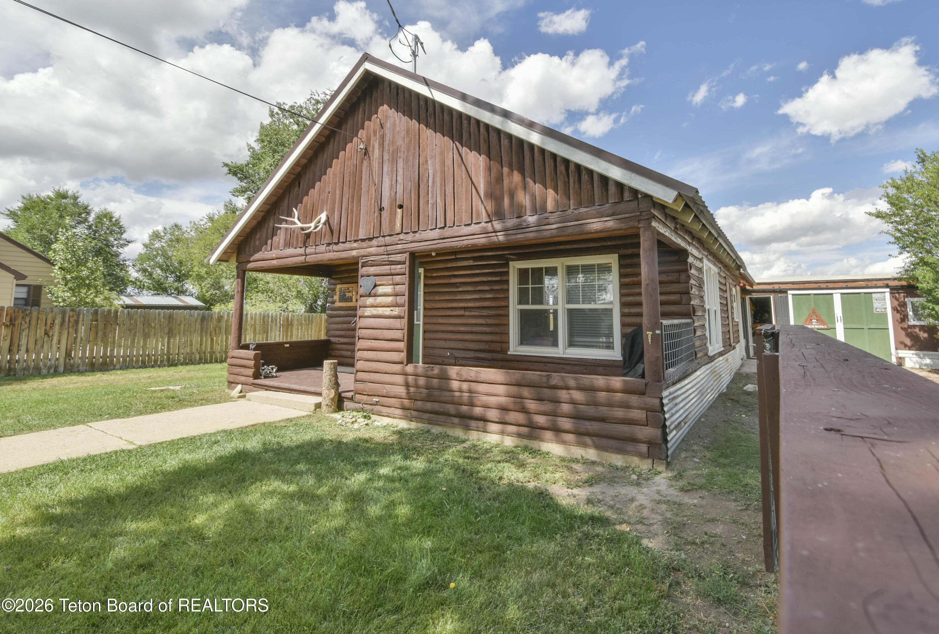 855 PINEY Drive