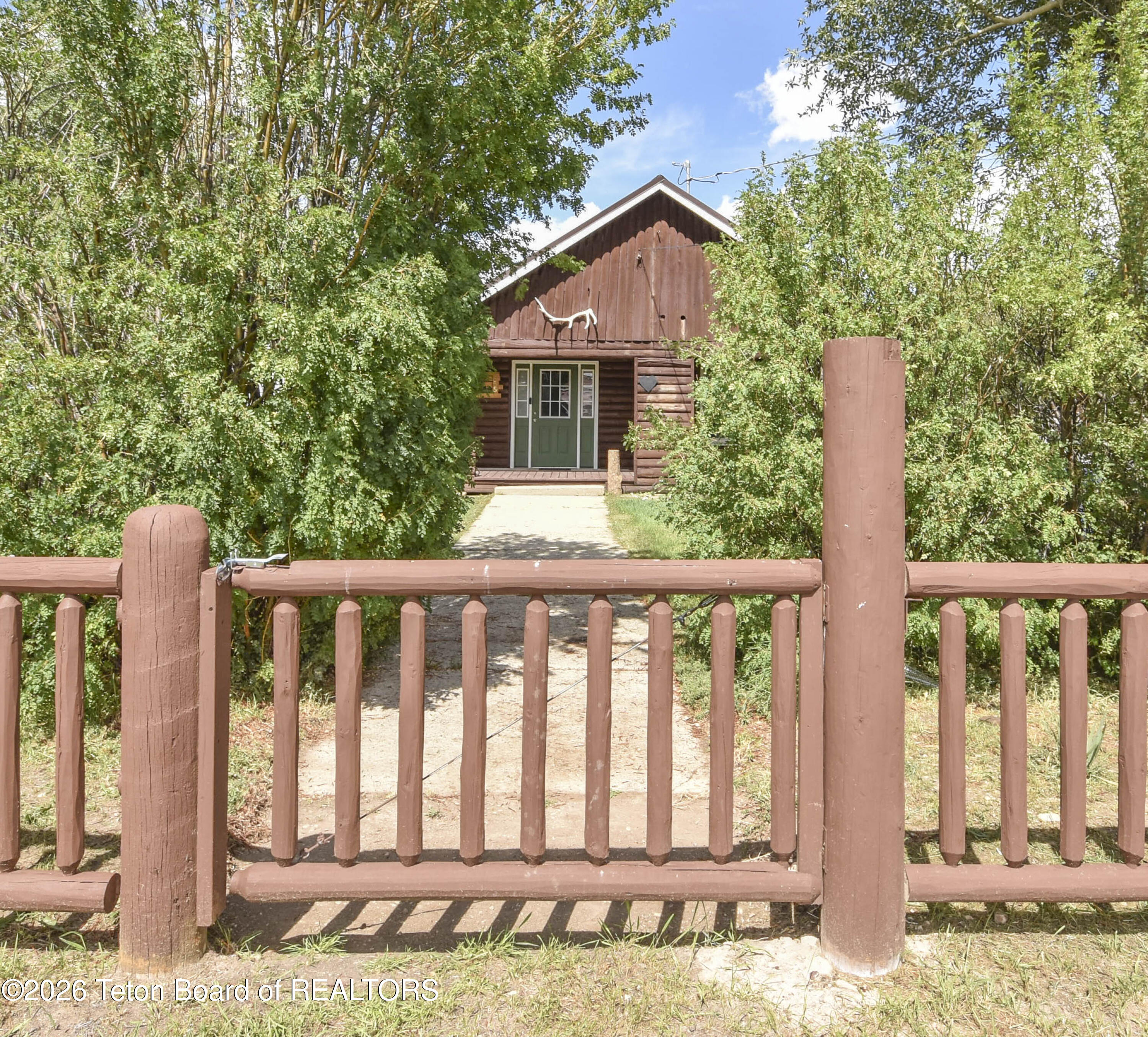 855 PINEY Drive
