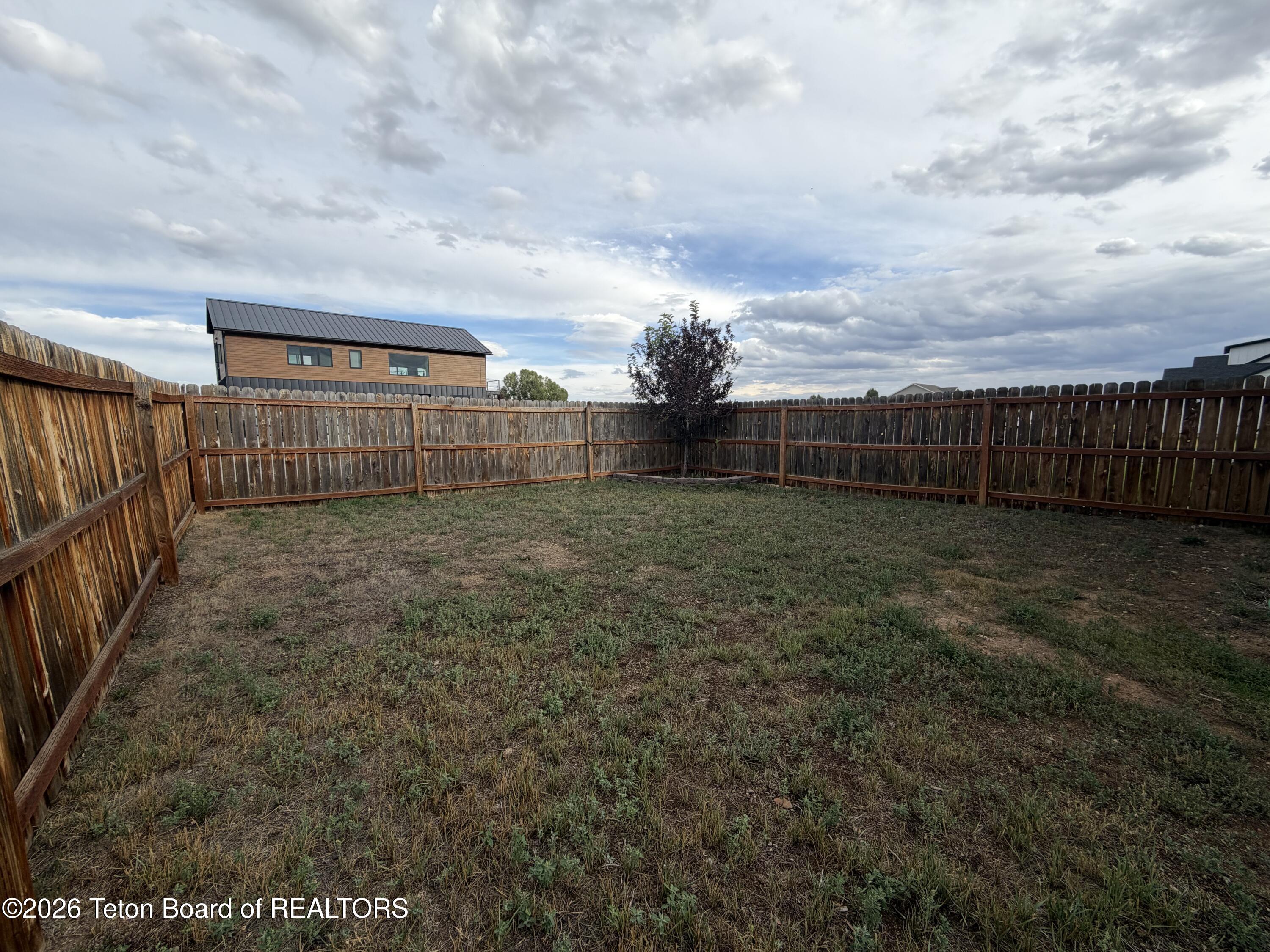 815 DRIFTWOOD Street